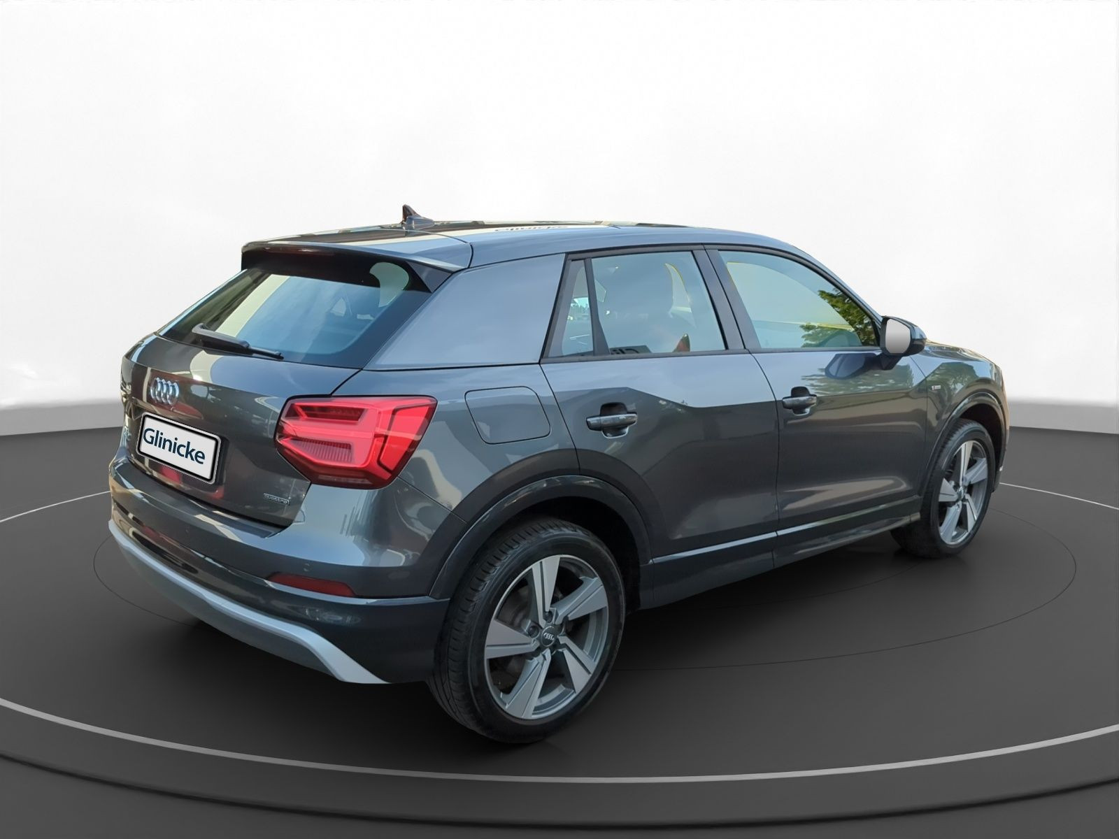 Audi - Q2_11