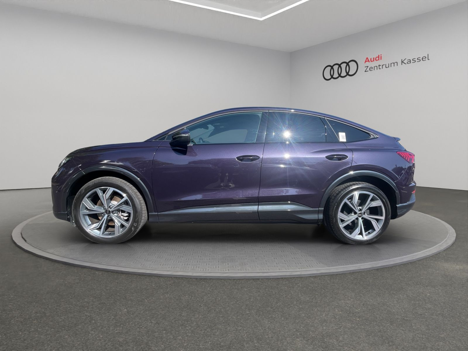 Audi - Q4 Sportback e-tron_4