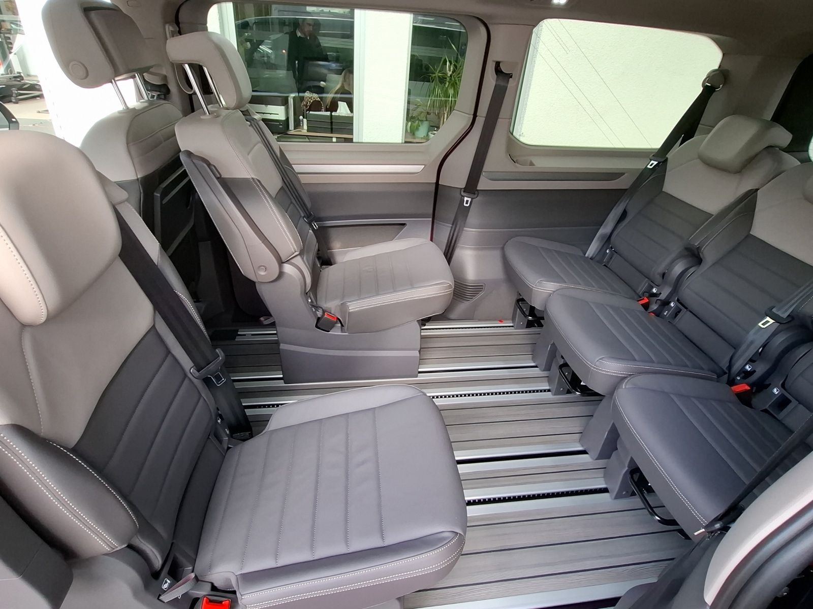 Volkswagen - Multivan_16