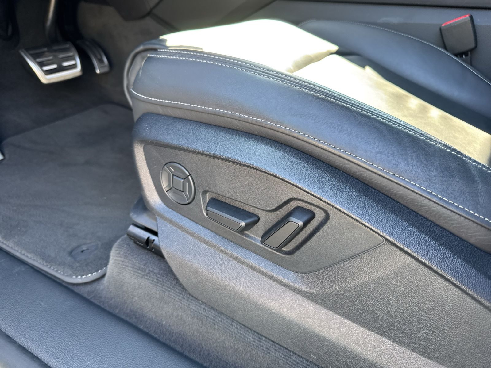 Audi - Q8_26 Audi - Q8_26
