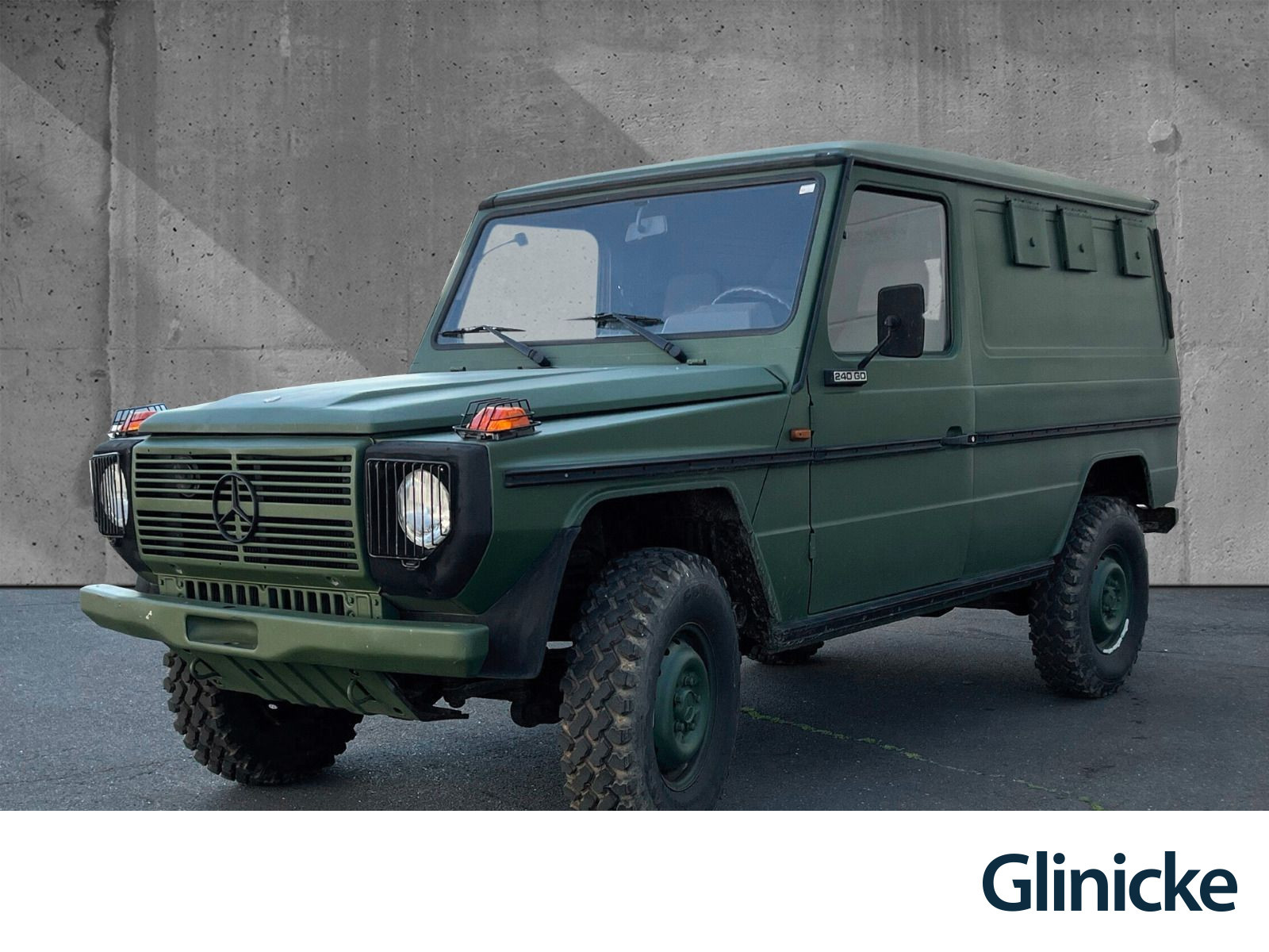 Mercedes-Benz - 240_1