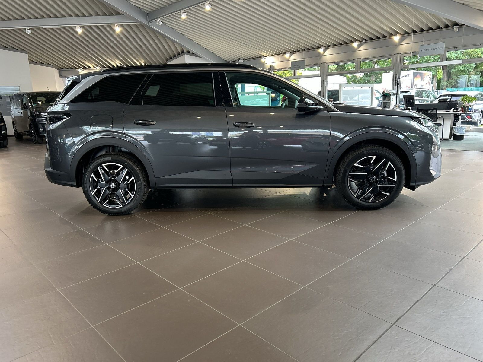 Peugeot - 5008_5