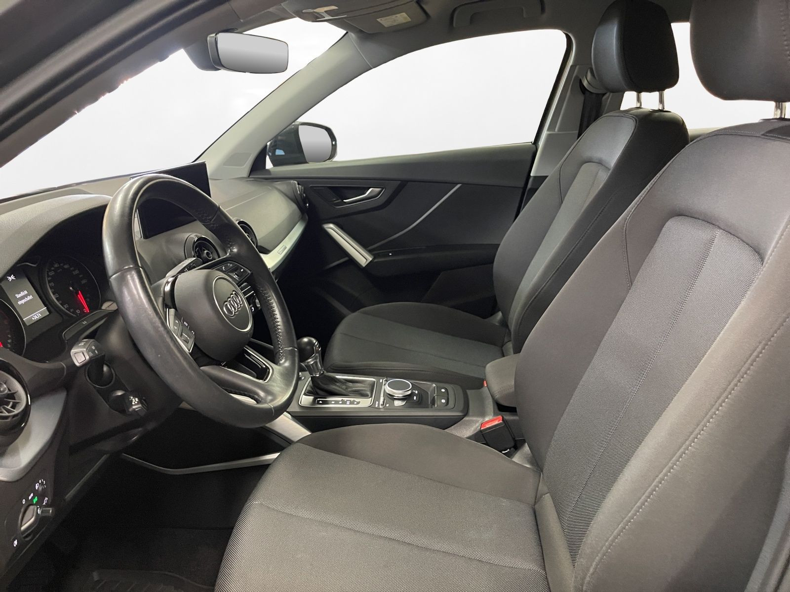 Audi - Q2_17
