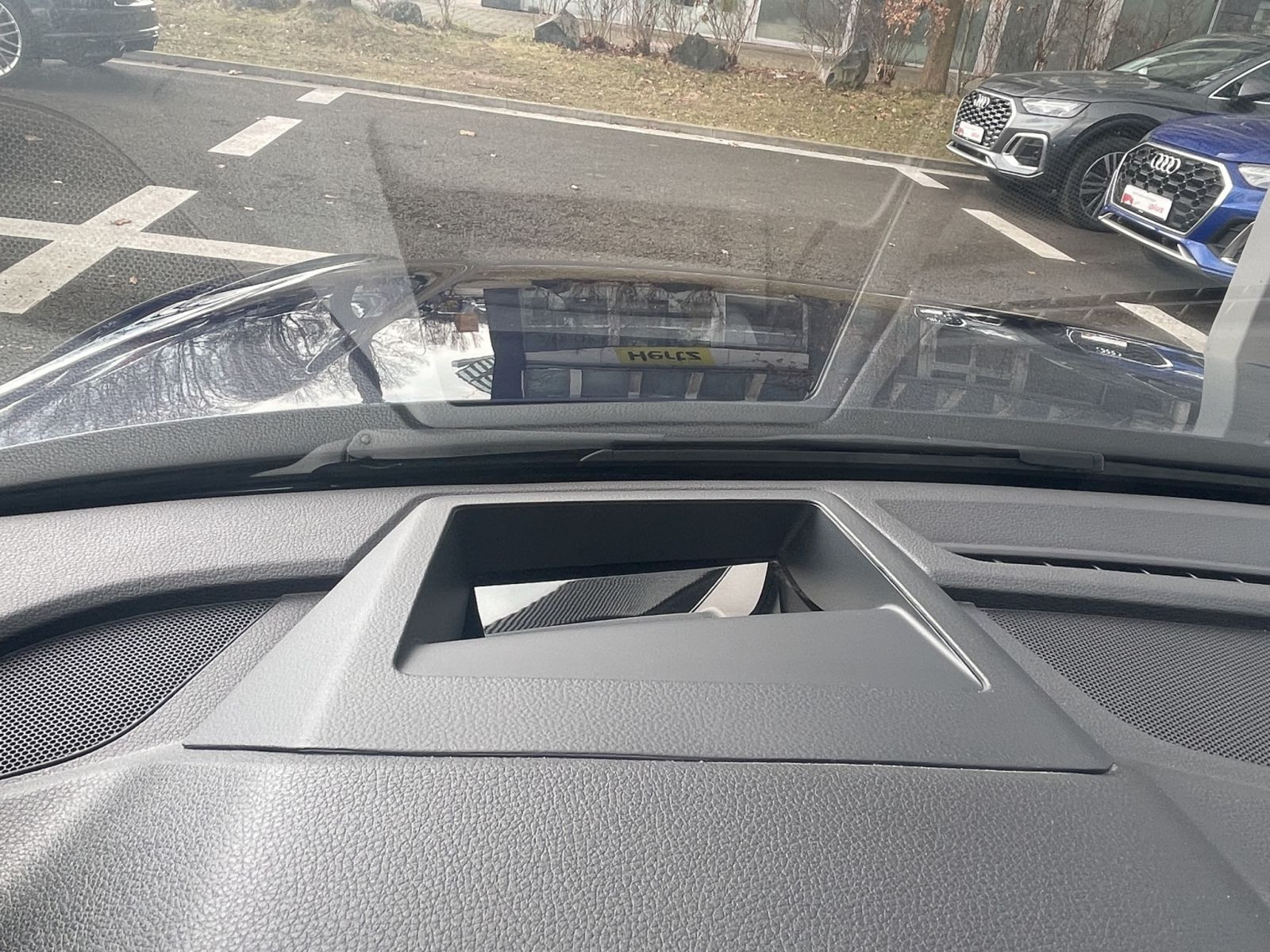 Audi - SQ5_25