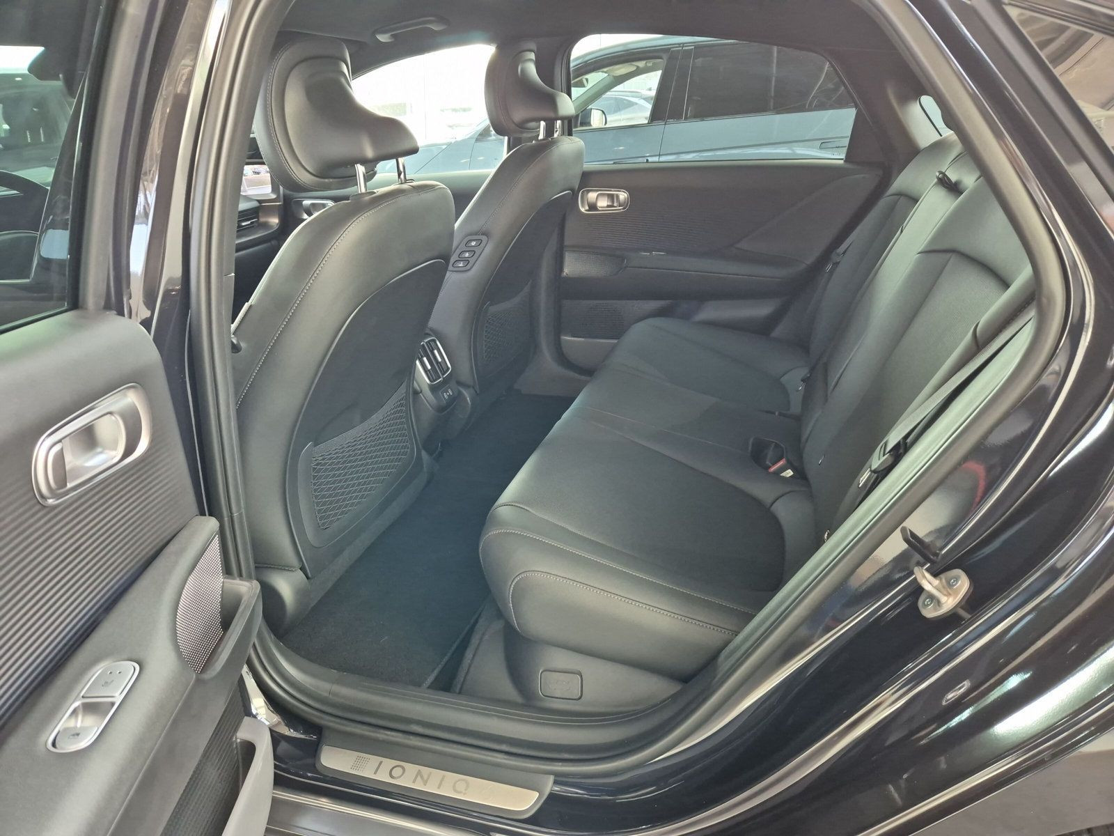 Hyundai - IONIQ 6_9