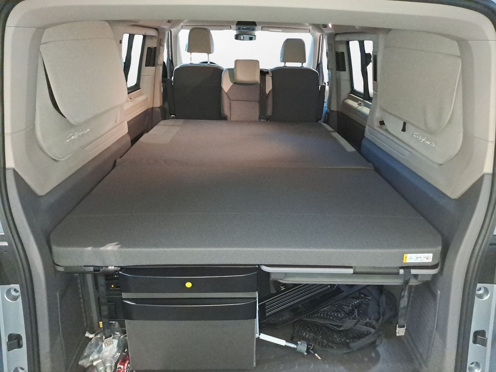 Volkswagen - California_12