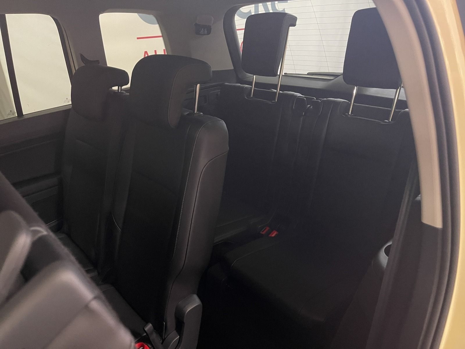 Volkswagen - Touran_21