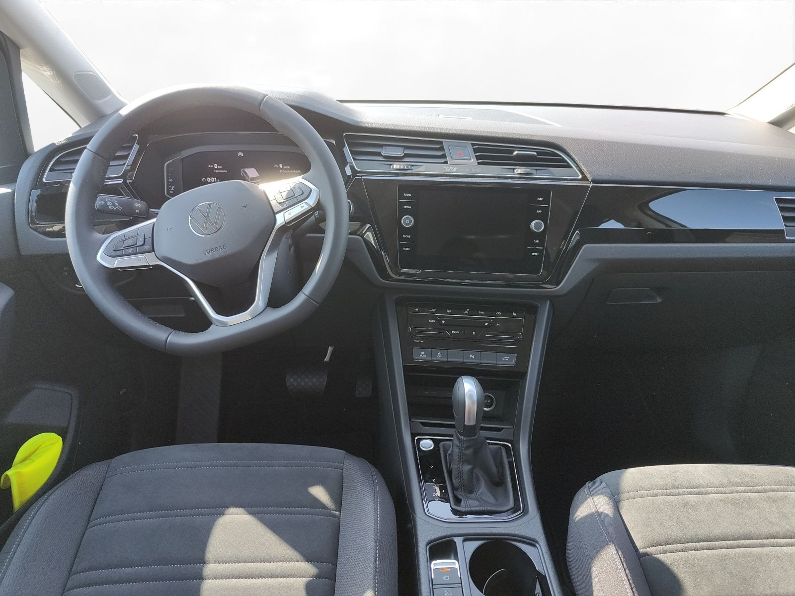 Volkswagen - Touran_7