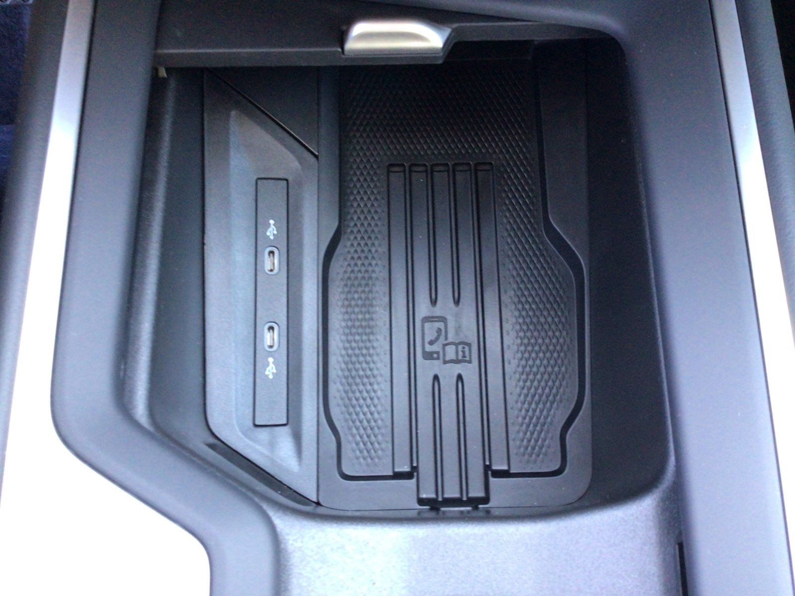 Volkswagen - Passat_19