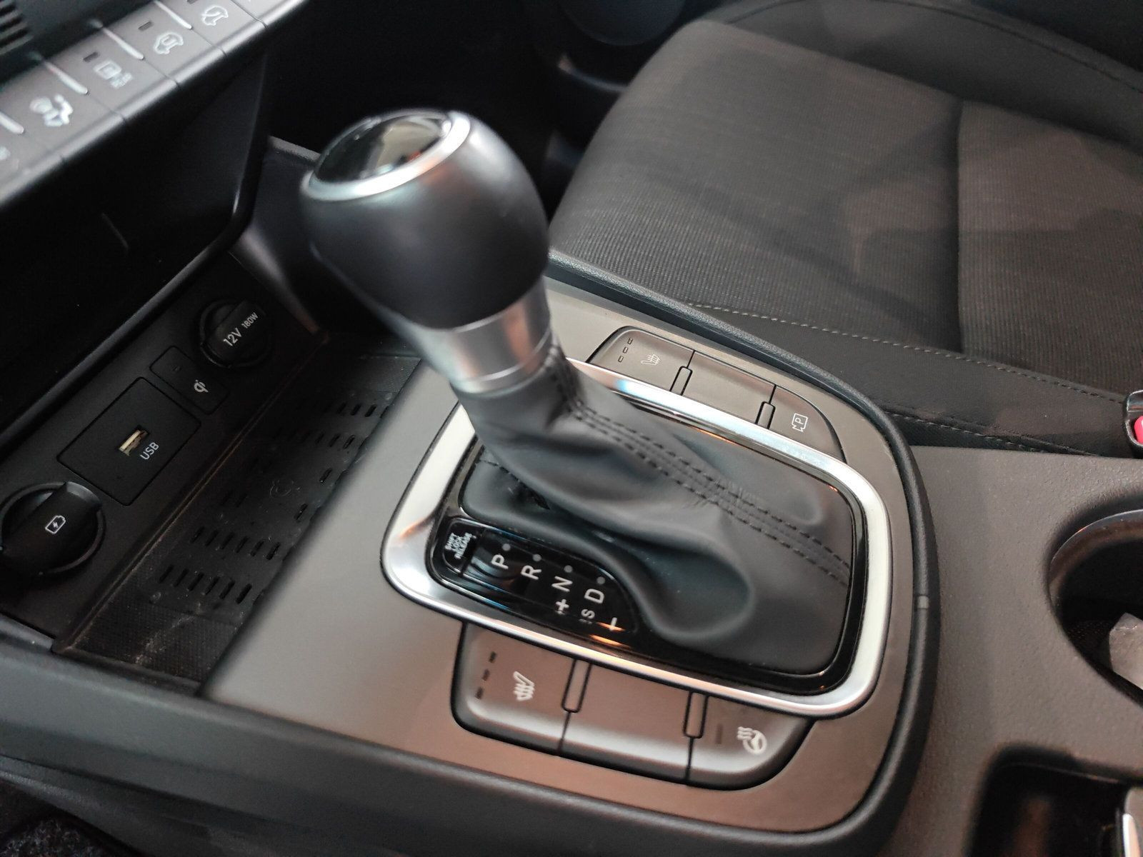 Hyundai - Kona_10