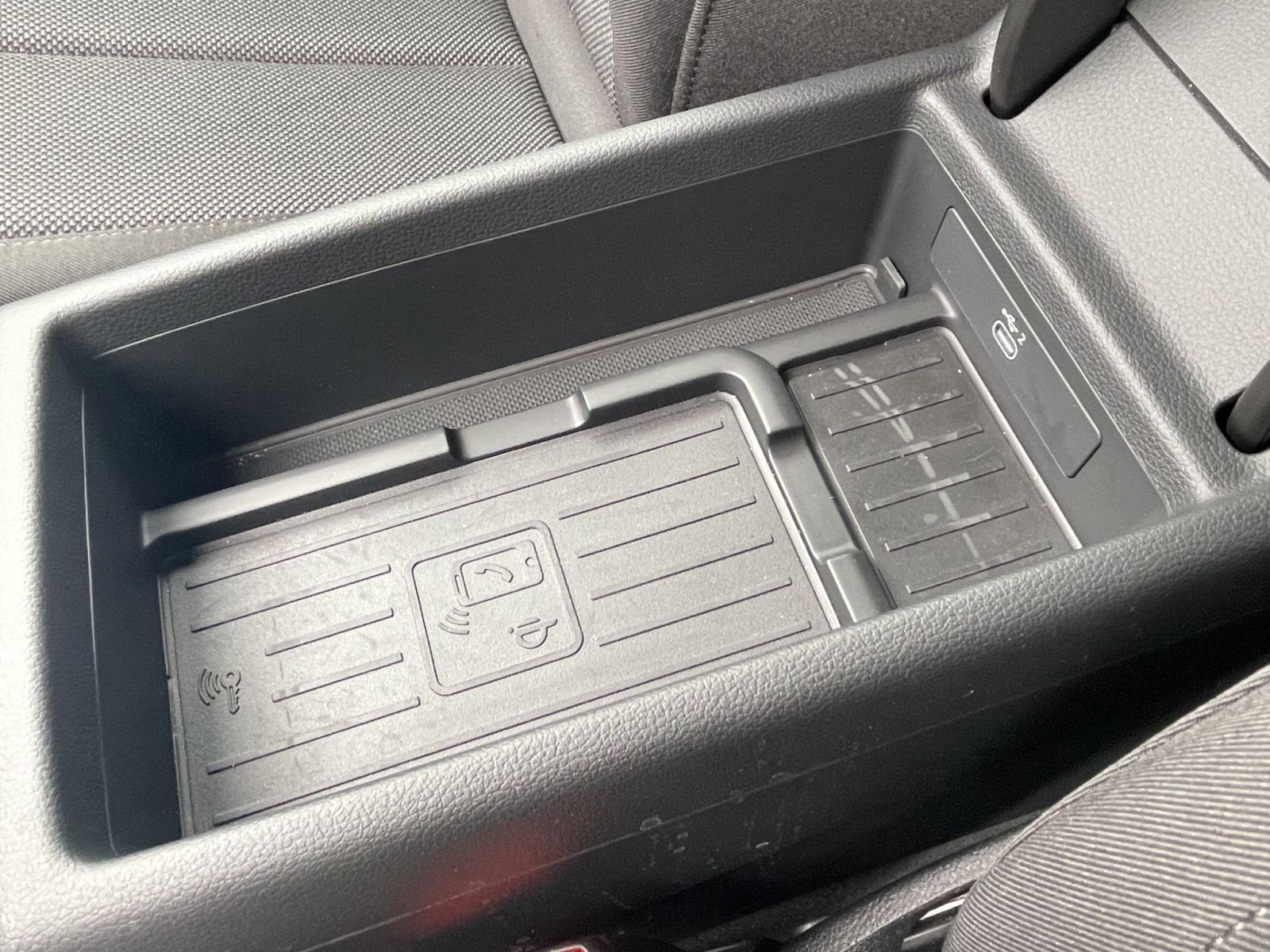Audi - A4 Limousine_24