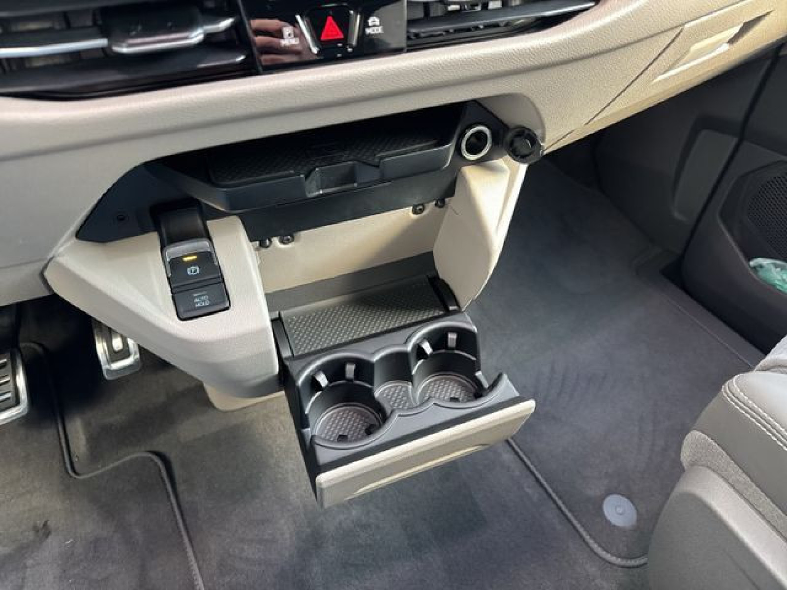 Volkswagen - Multivan_24
