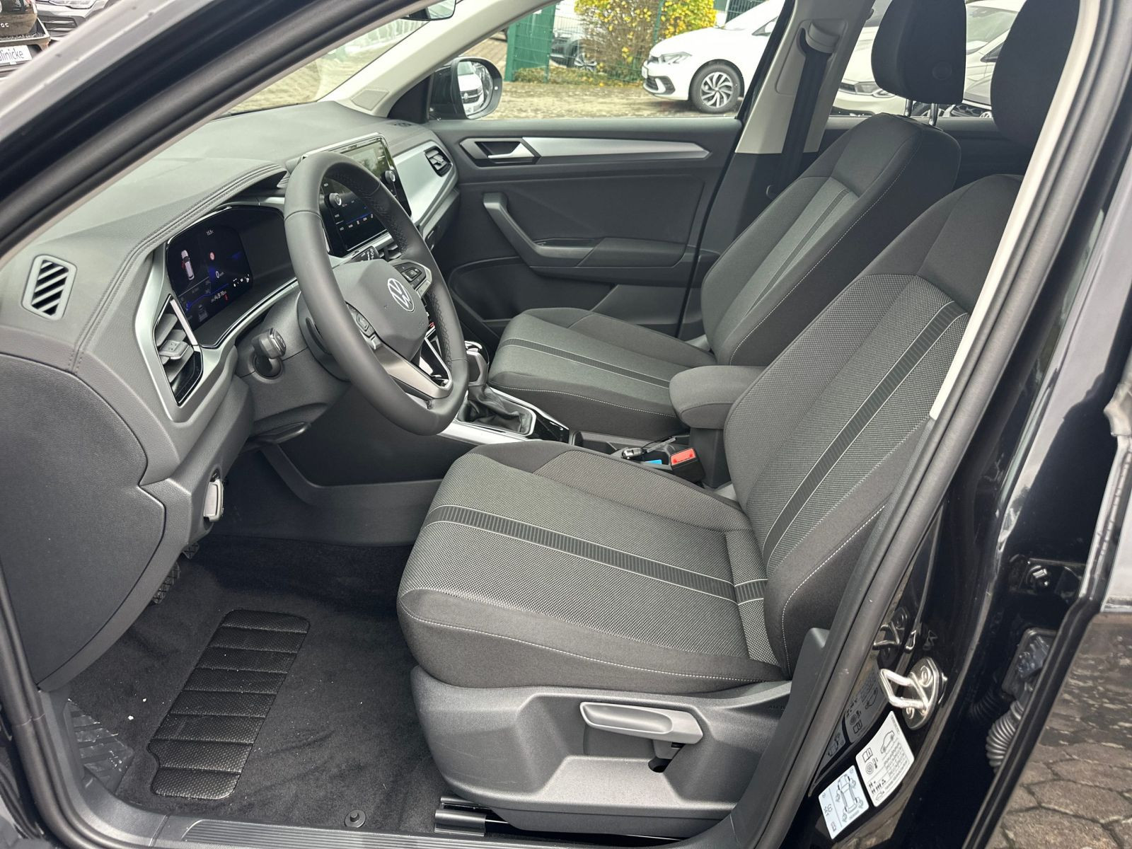 Volkswagen - T-Roc_5