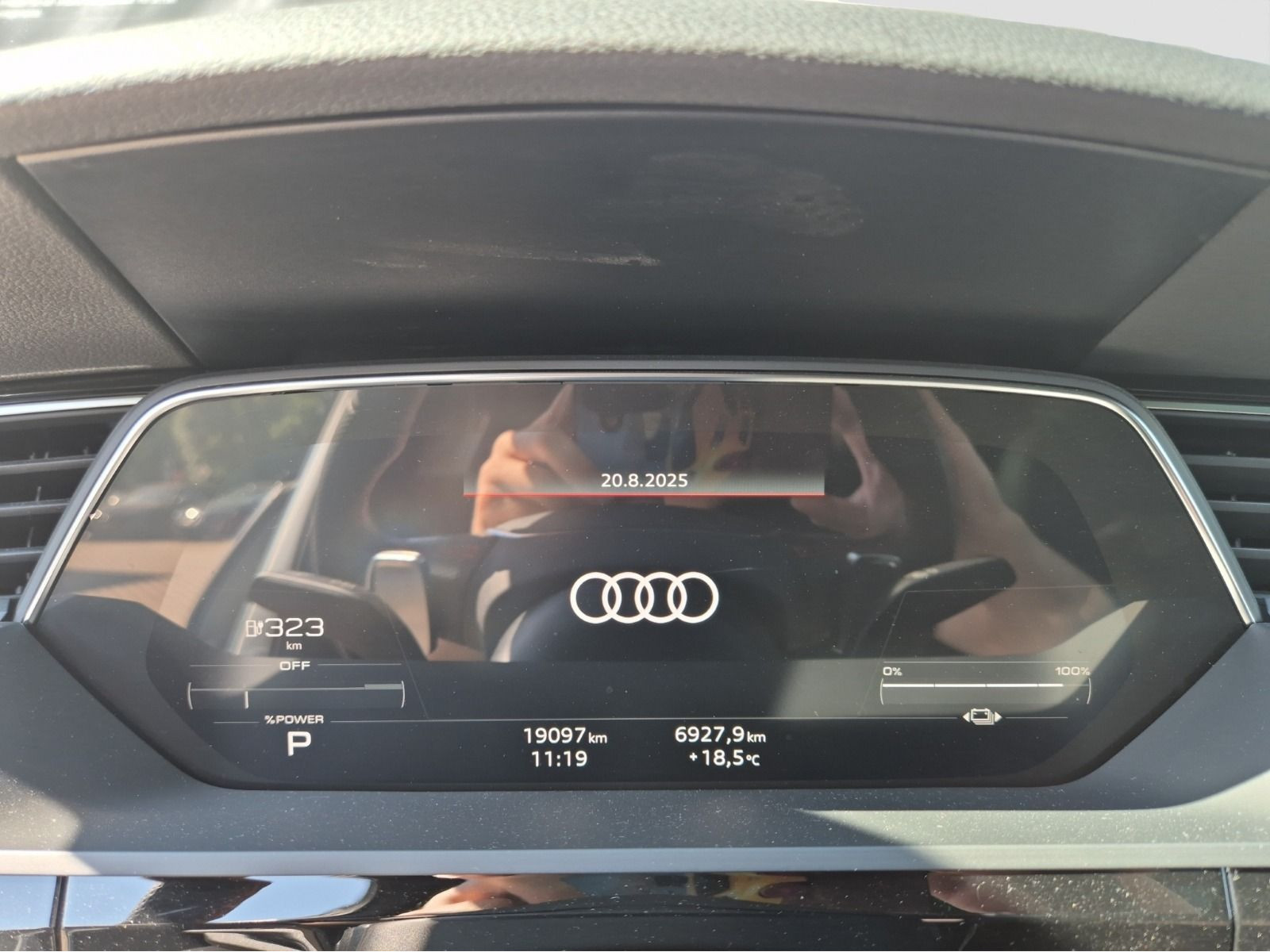 Audi - Q8 e-tron_13