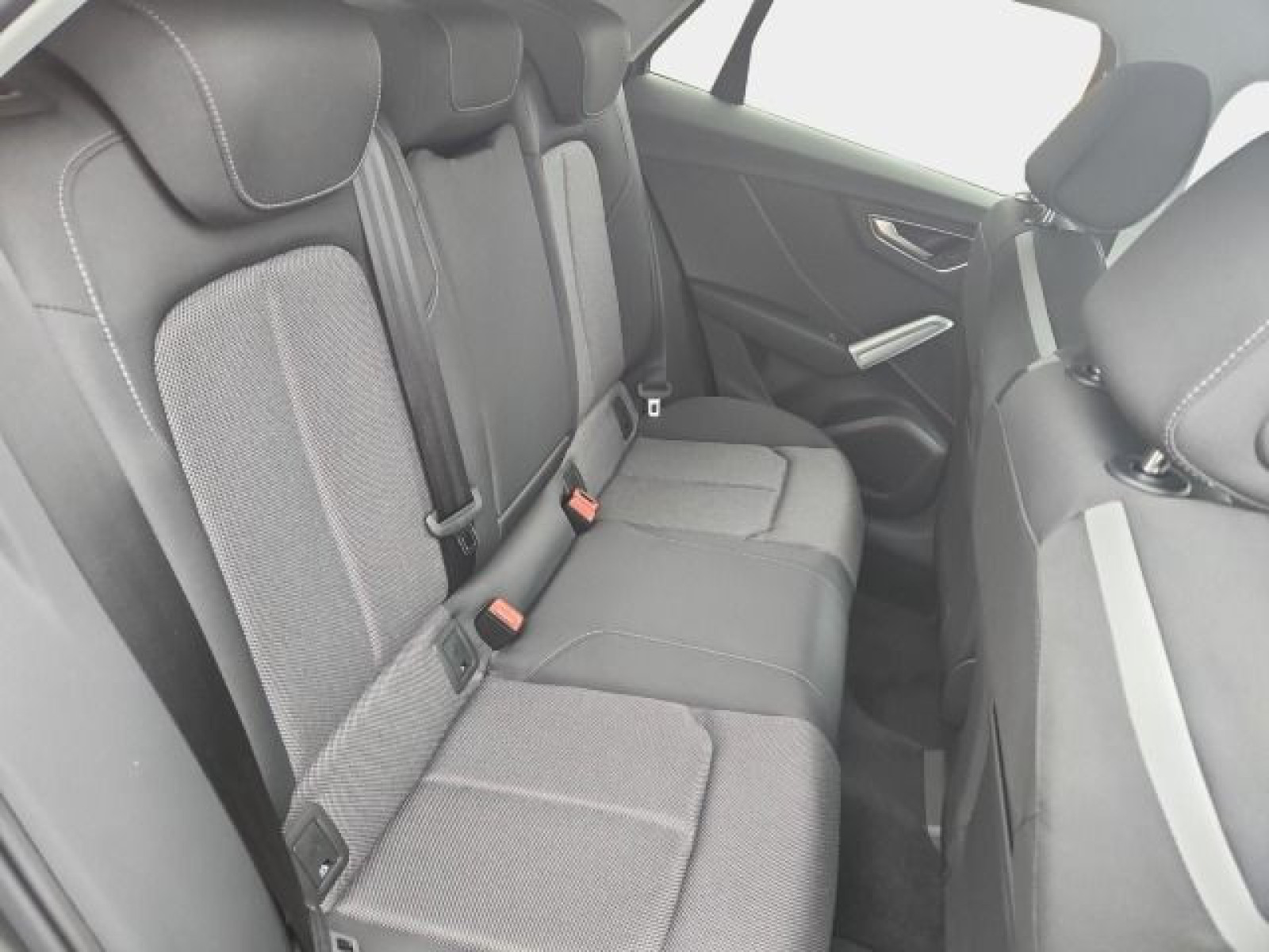 Audi - Q2_22