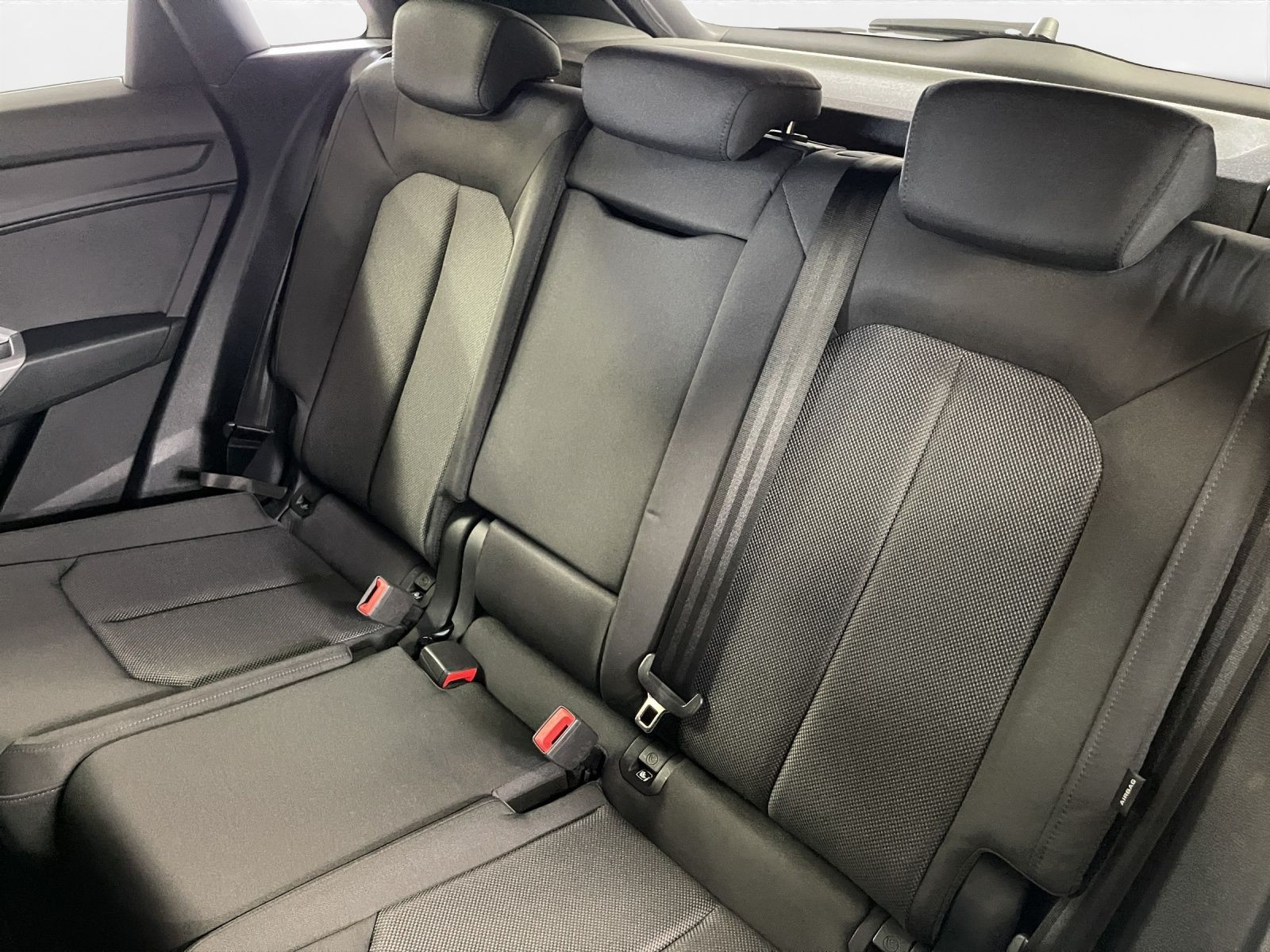 Audi - Q3_20