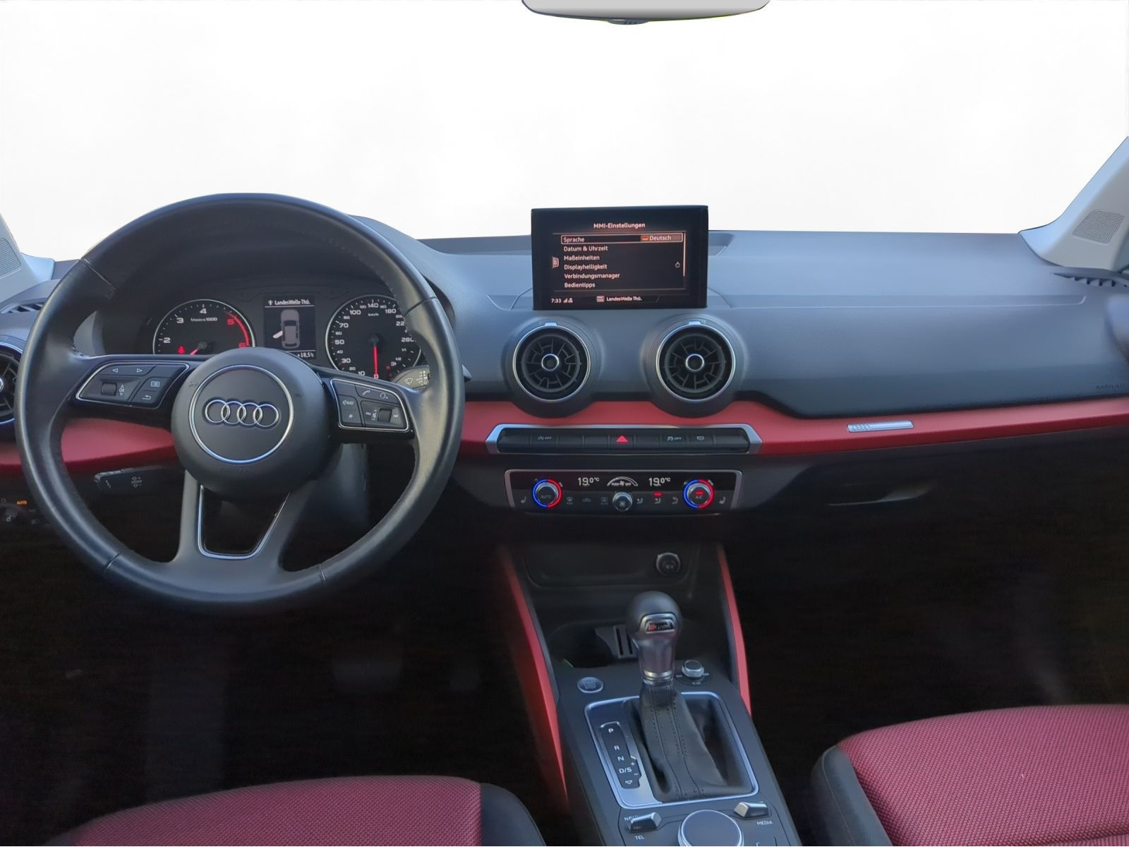 Audi - Q2_4