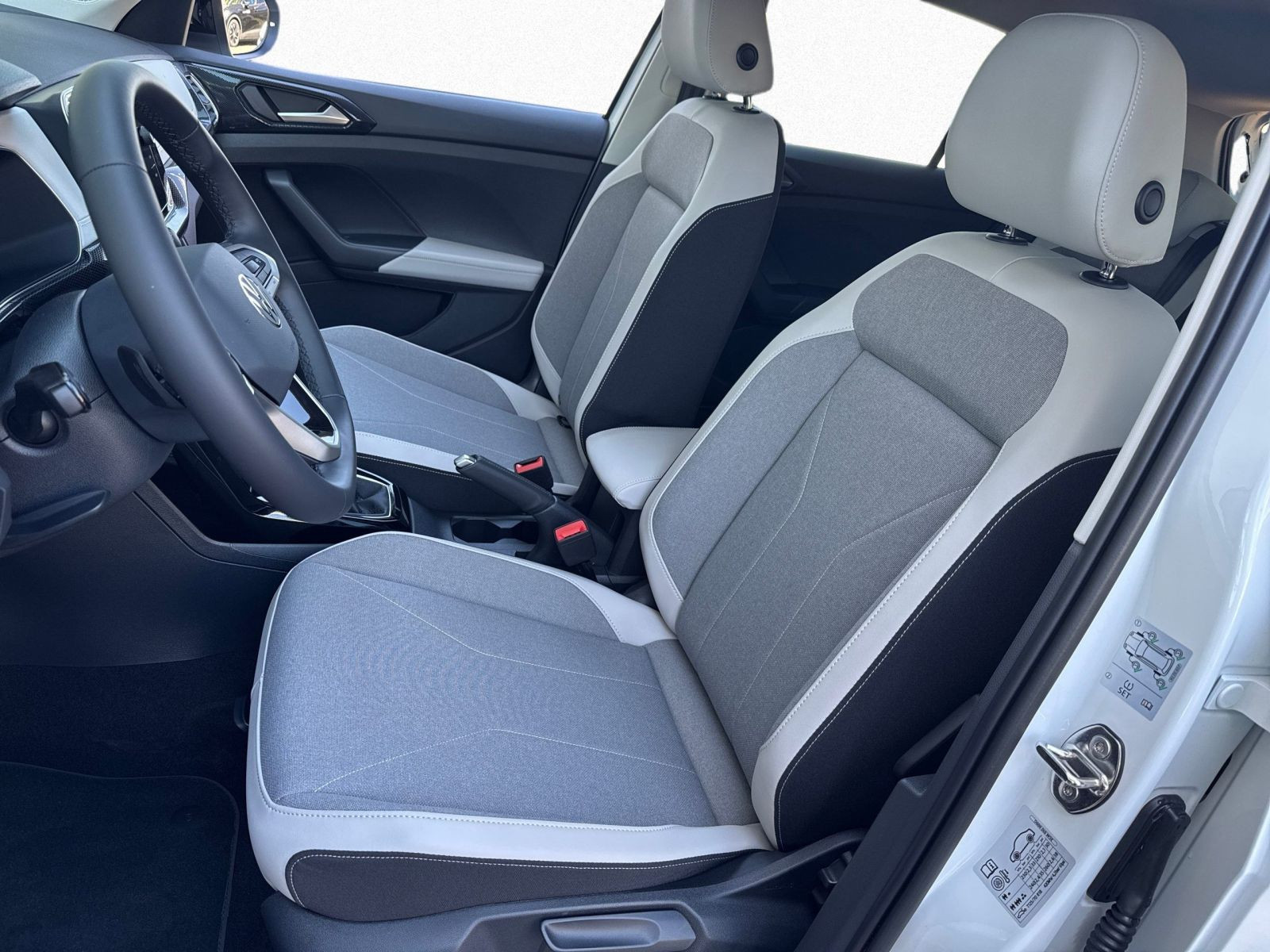 Volkswagen - T-Cross_10