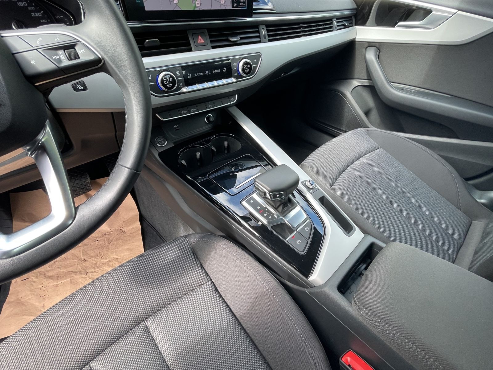 Audi - A4 Limousine_13