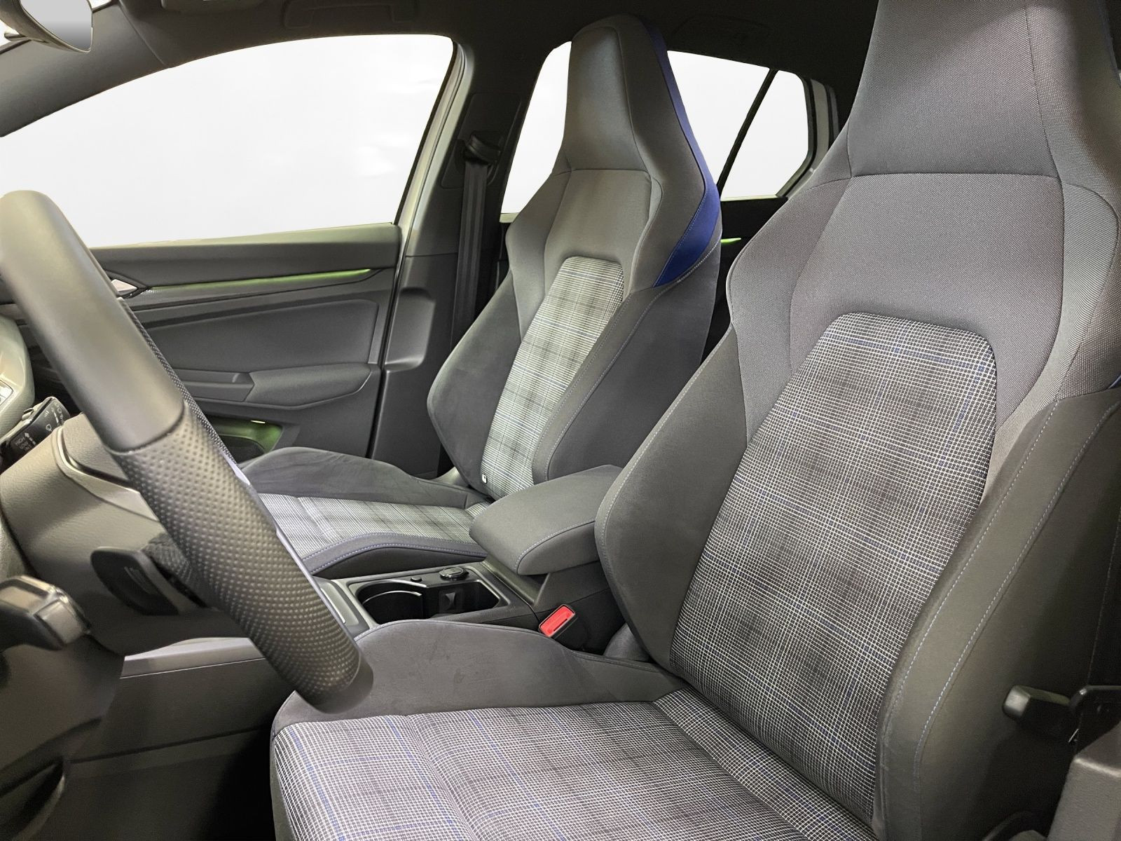 Volkswagen - Golf_17