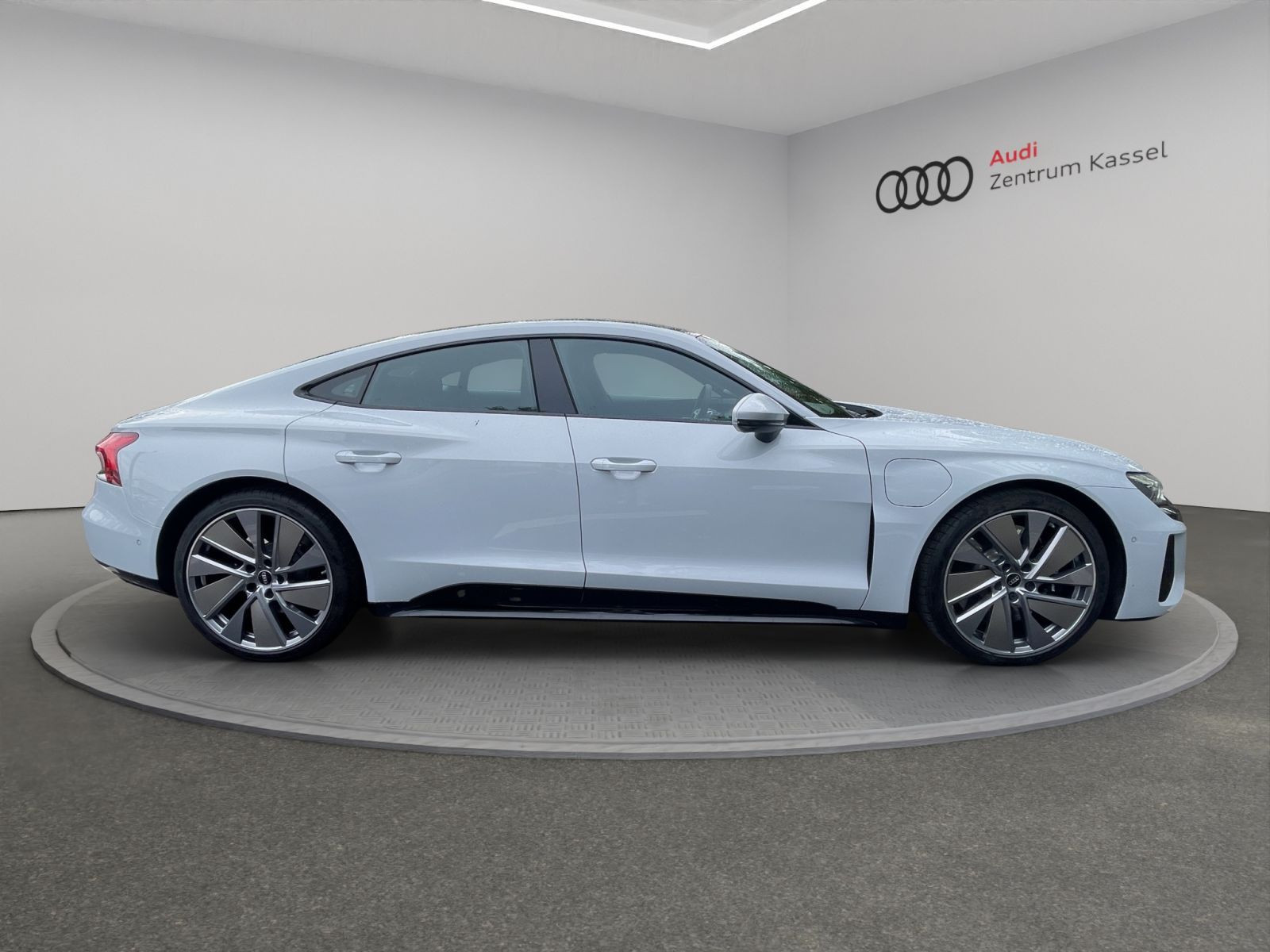 Audi - e-tron GT quattro_8