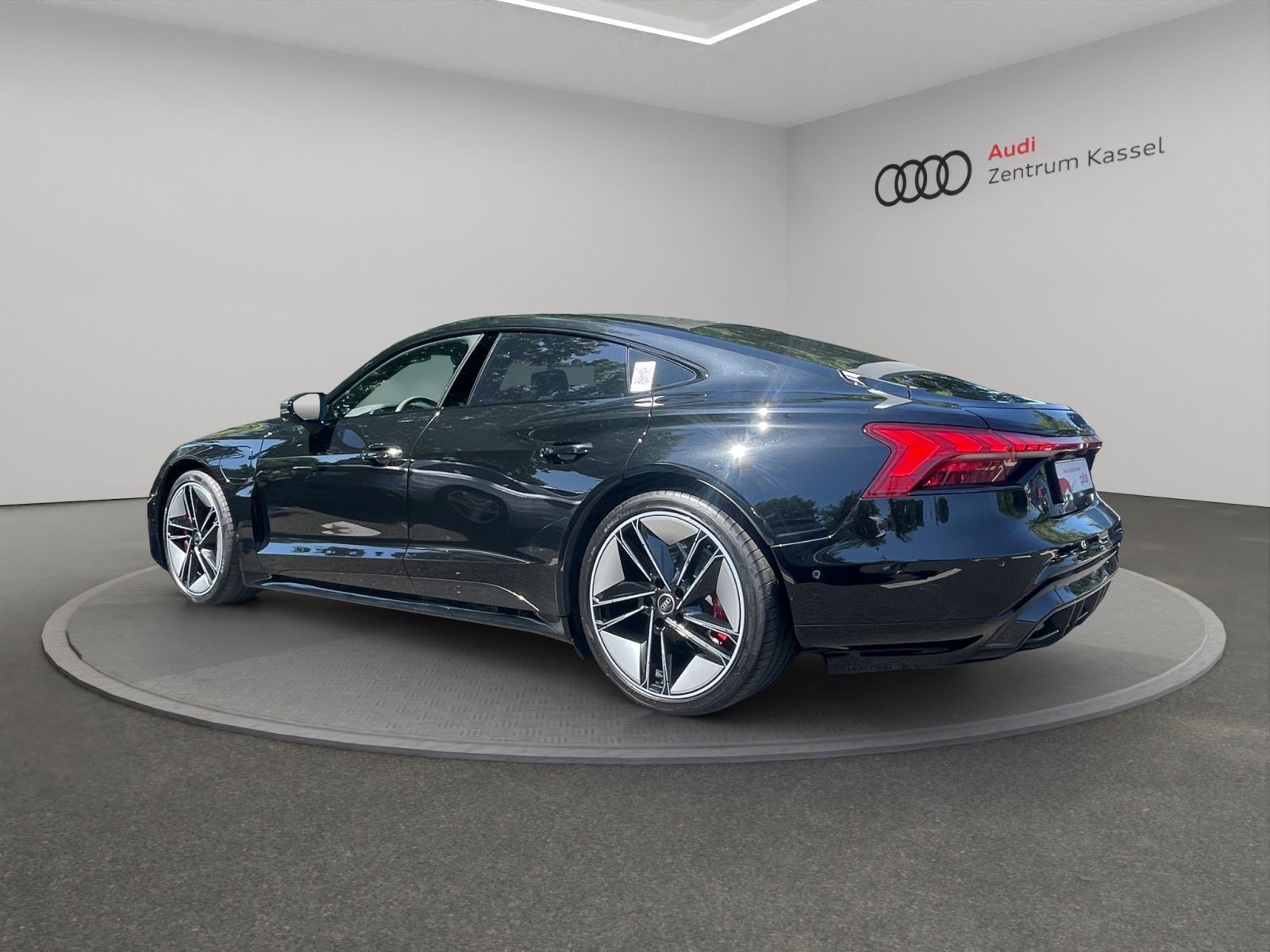 Audi - RS e-tron GT_5