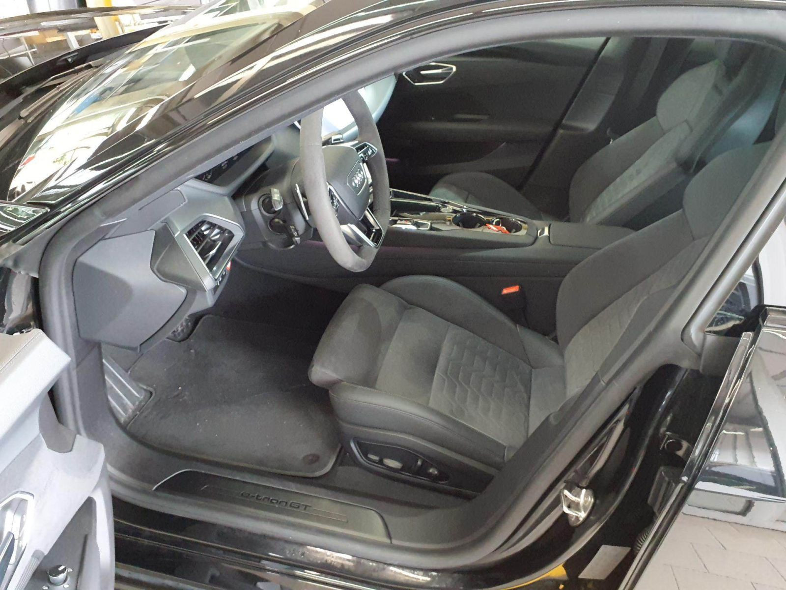 Audi - e-tron GT quattro_5