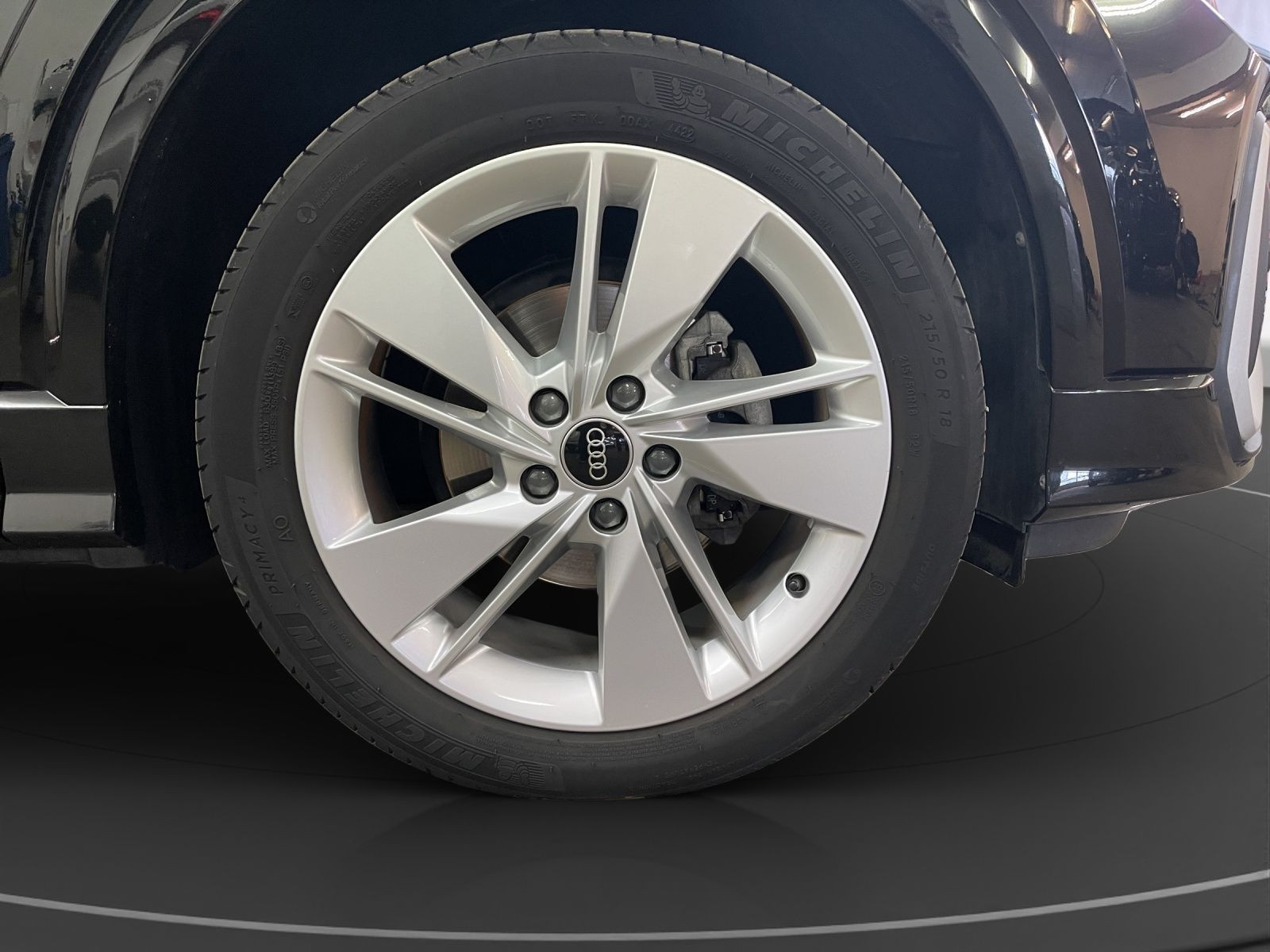 Audi - Q2_15