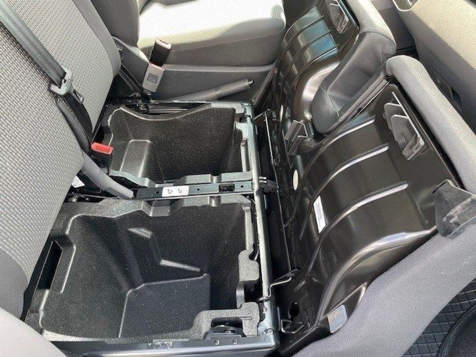 Volkswagen - T6.1 Transporter_6