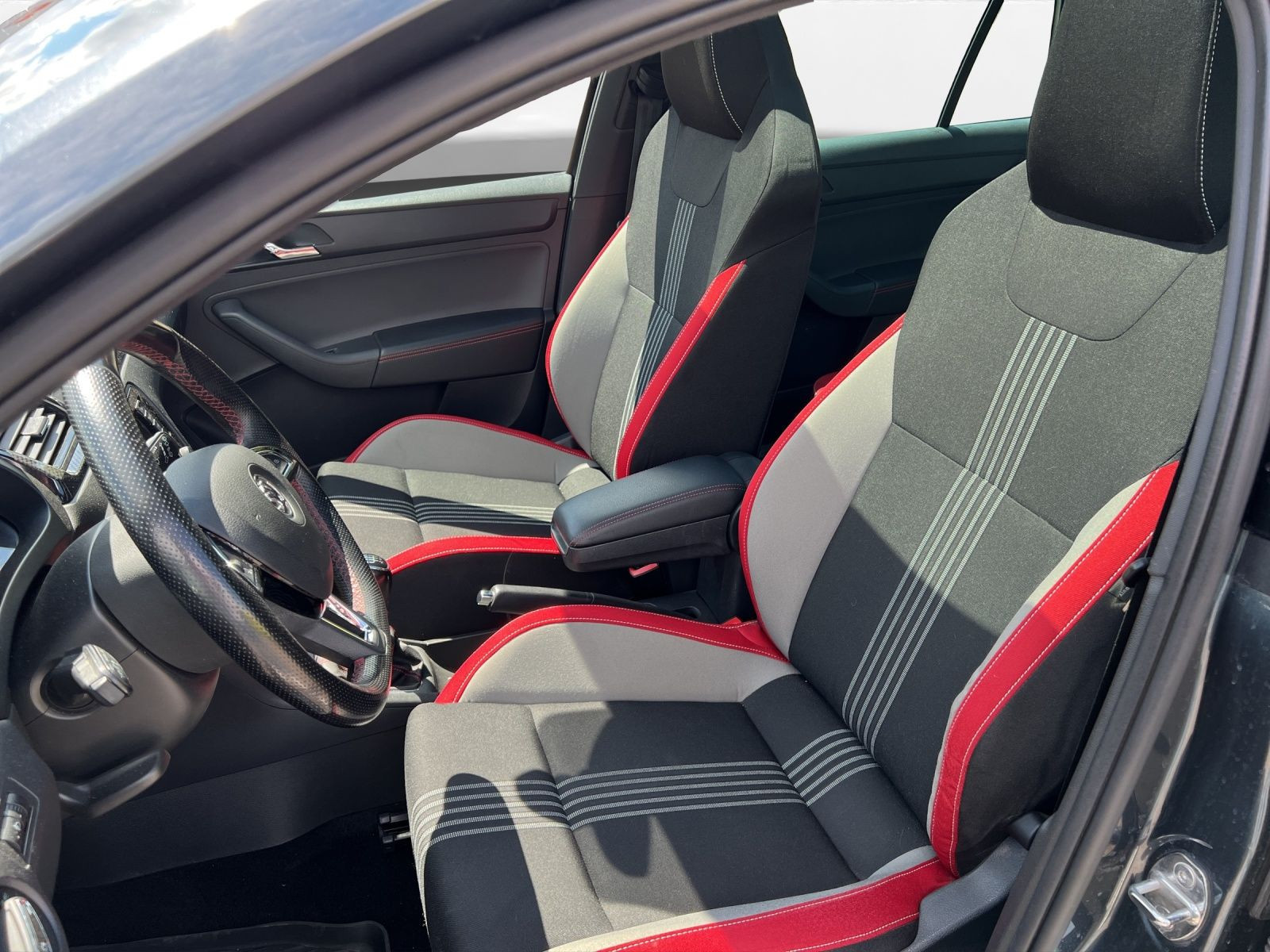 Škoda - Rapid Spaceback_10