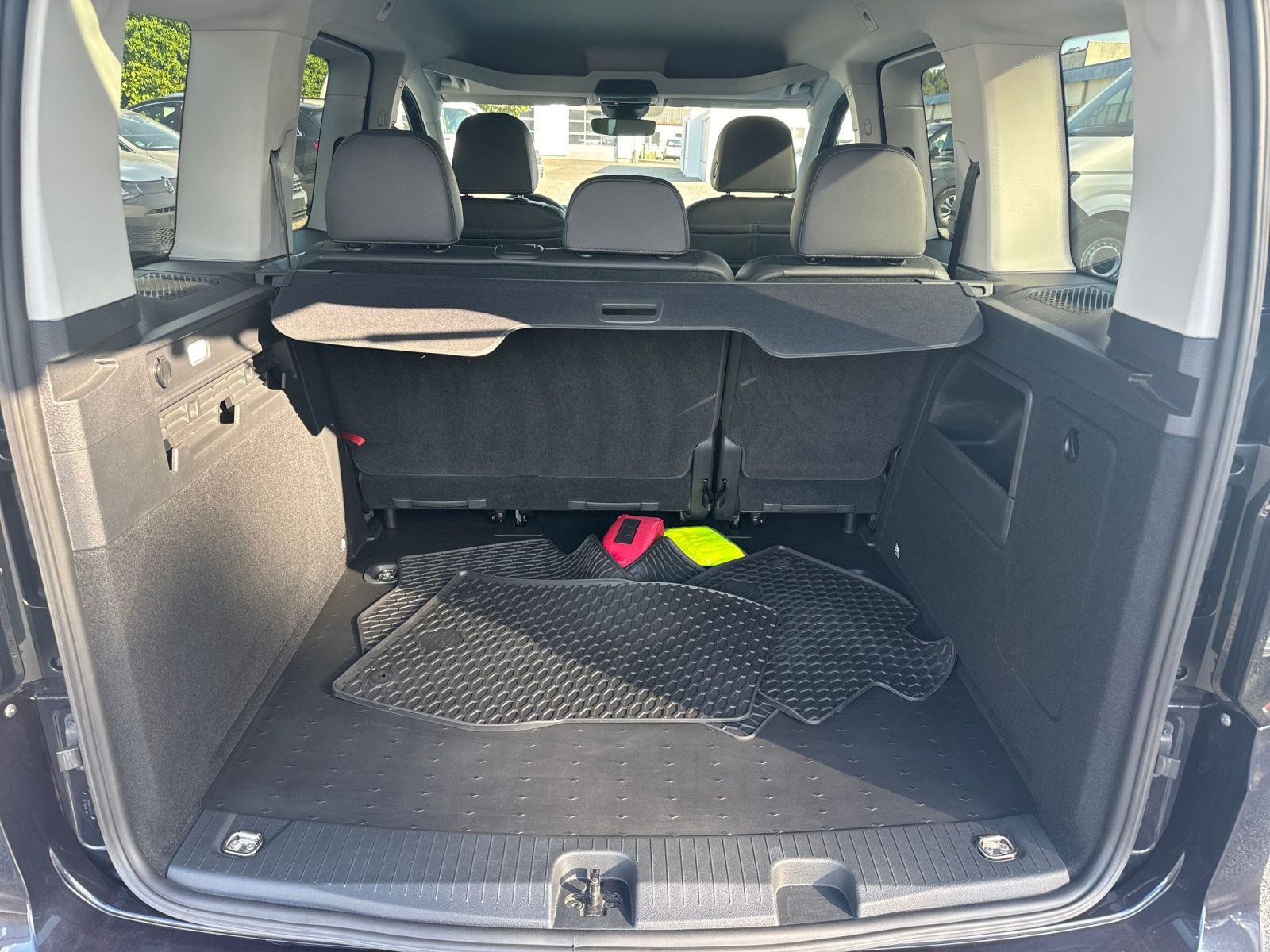 Volkswagen - Caddy_13