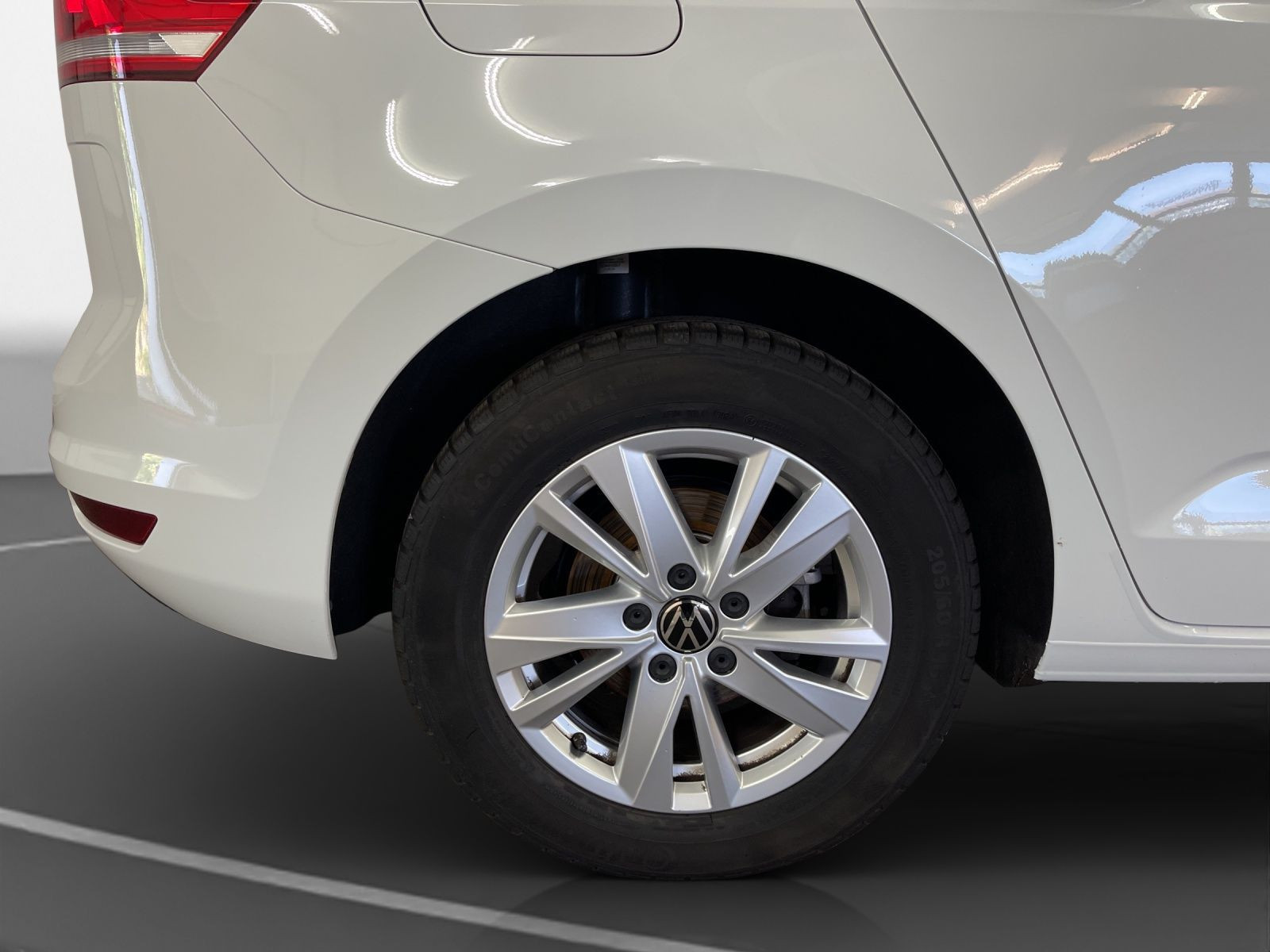 Volkswagen - Touran_16