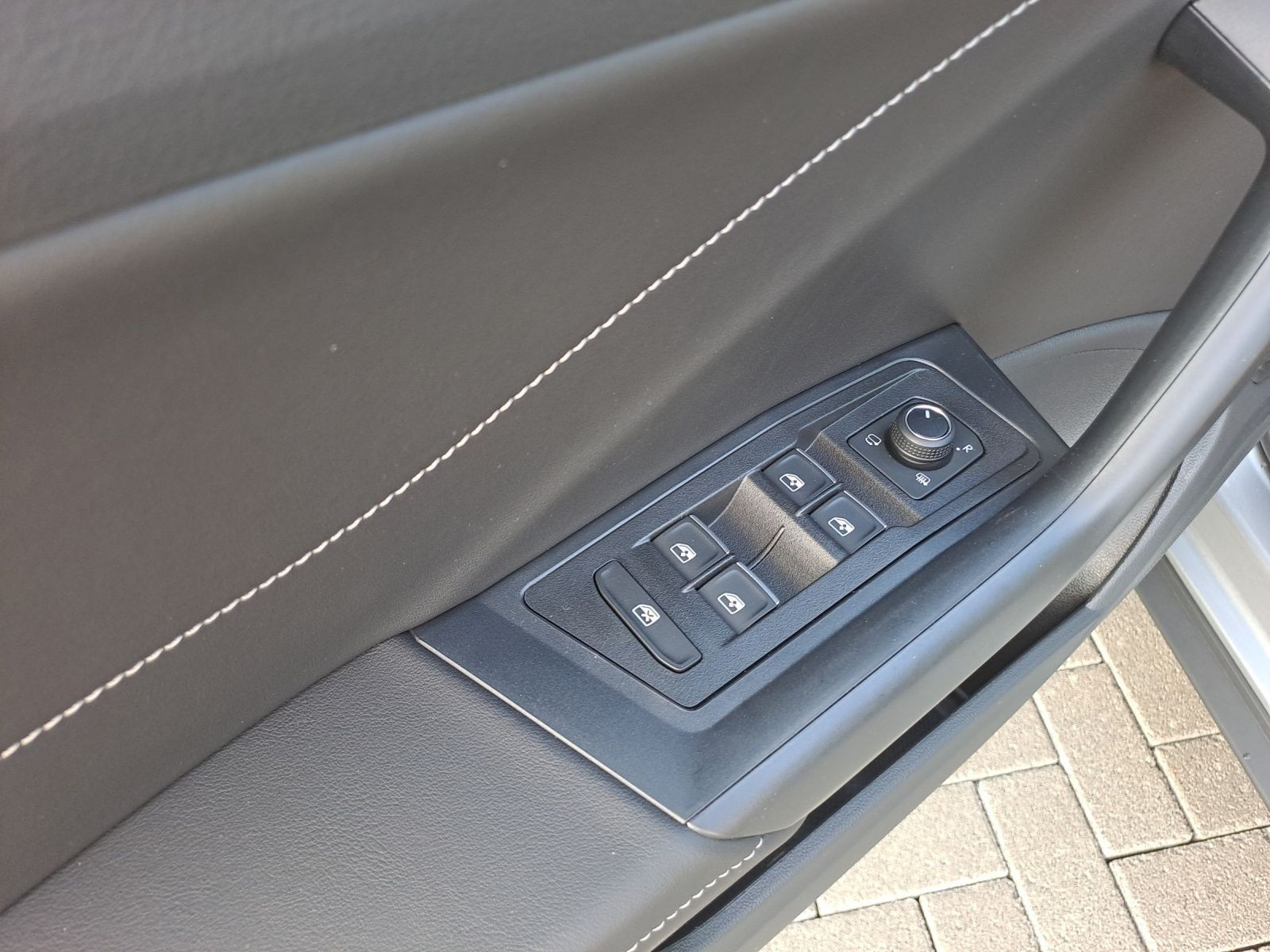Volkswagen - T-Roc_16
