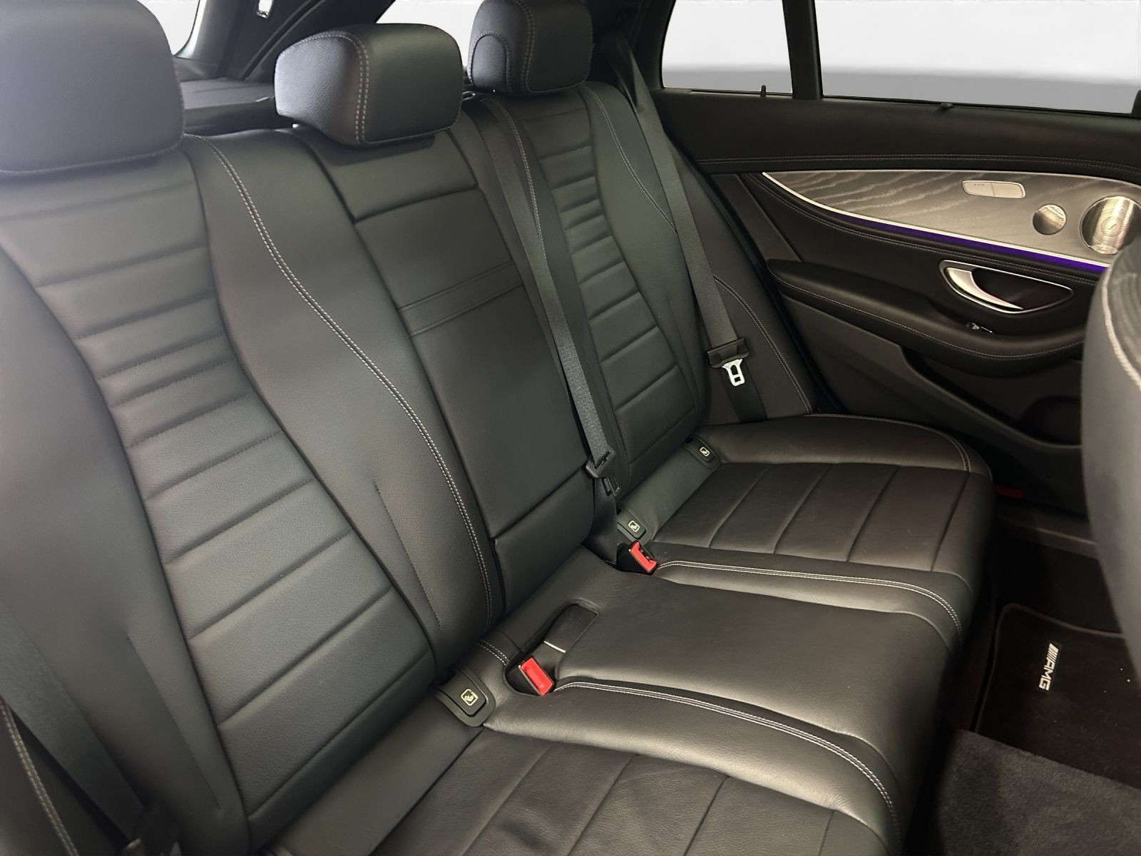 Mercedes-Benz - E 400_17
