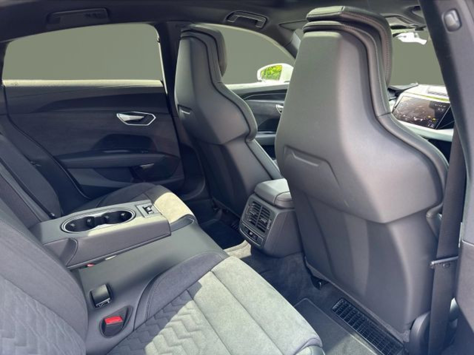 Audi - e-tron GT quattro_19