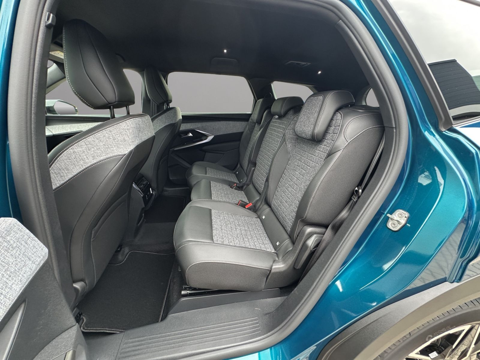 Peugeot - 5008_12