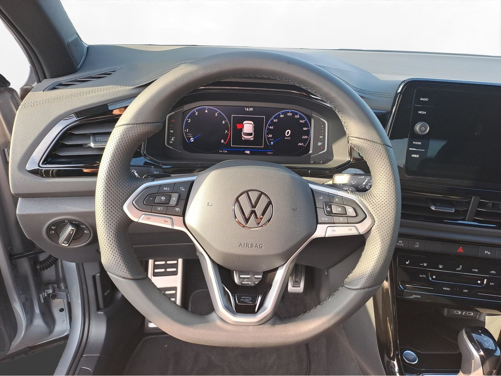 Volkswagen - T-Roc_10
