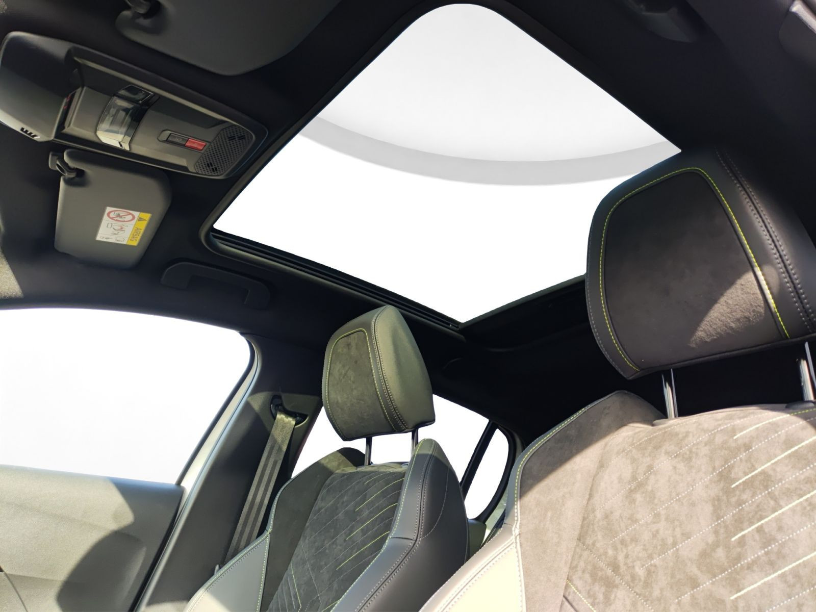 Peugeot - 208_15