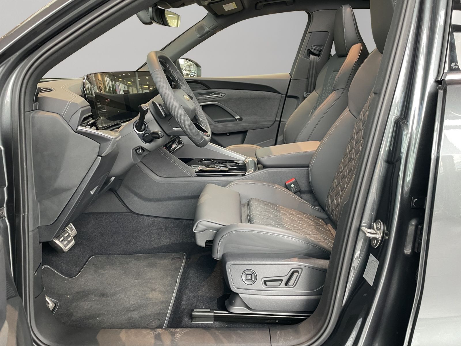 Audi - SQ5_11