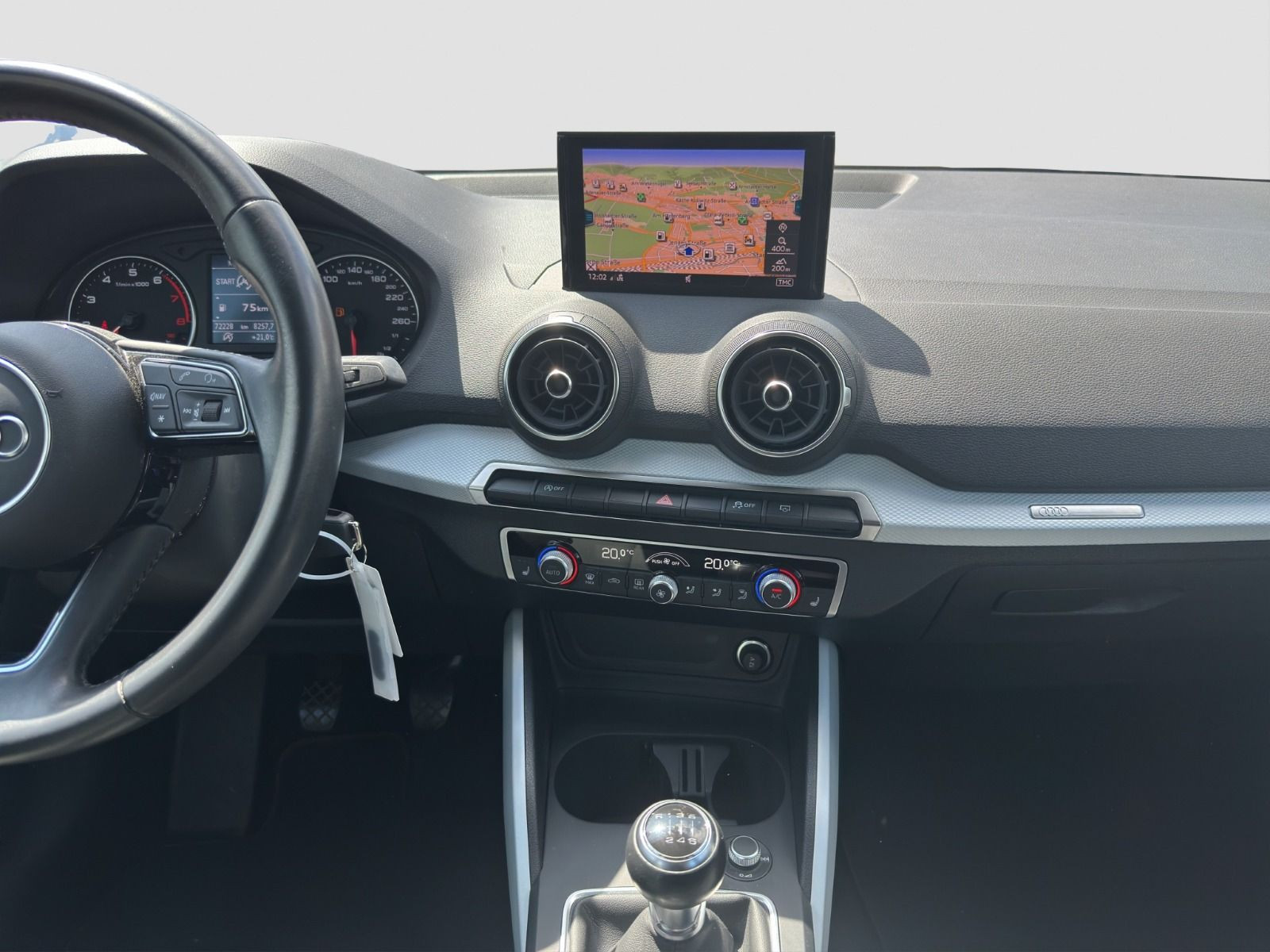 Audi - Q2_14
