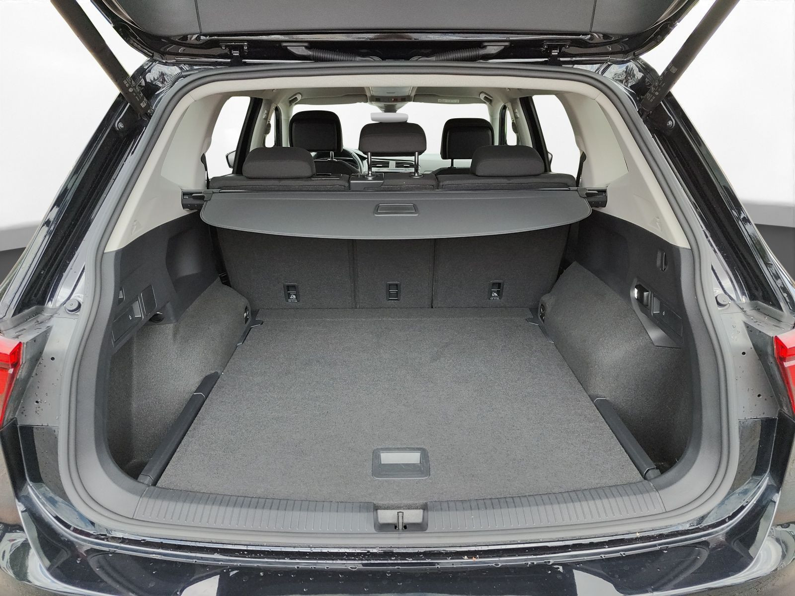 Volkswagen - Tiguan Allspace_11