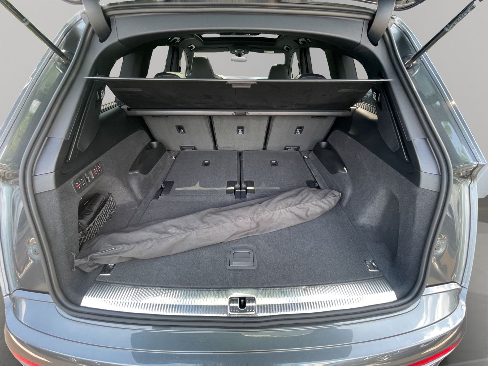 Audi - Q7_18