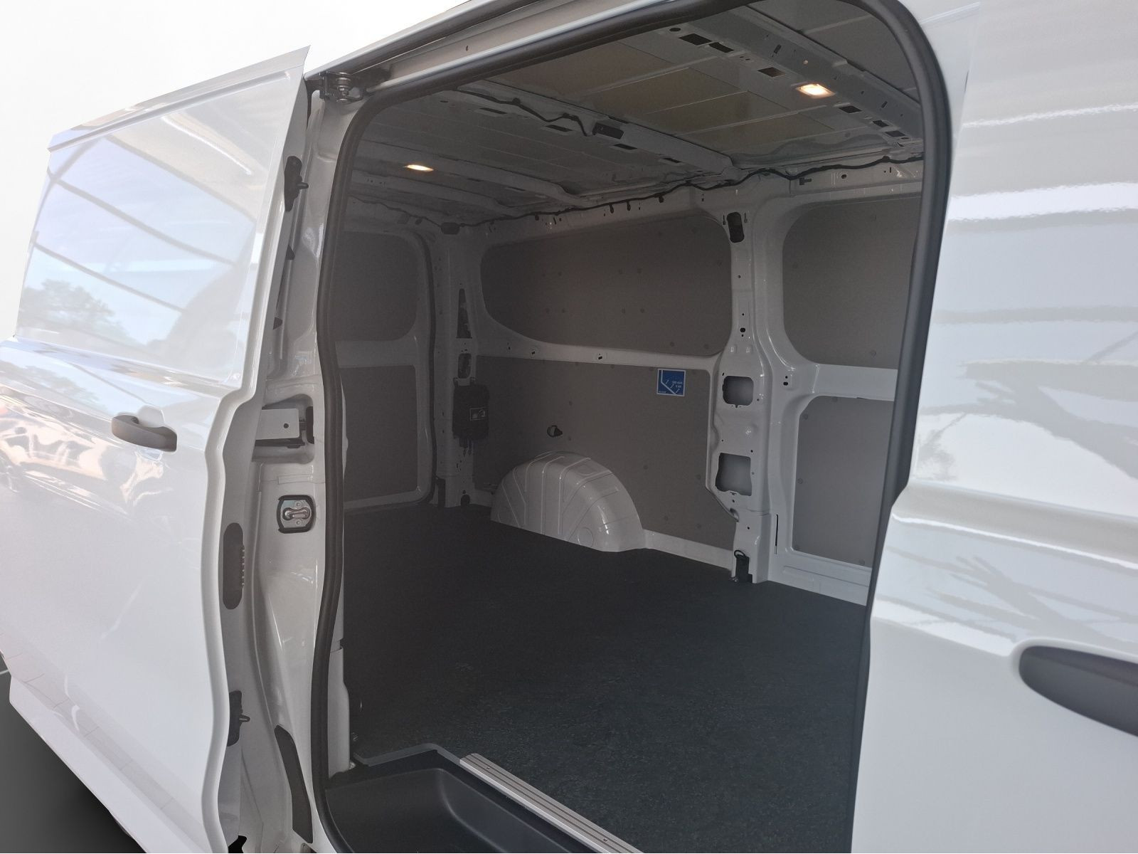 Volkswagen - T7 Transporter_4