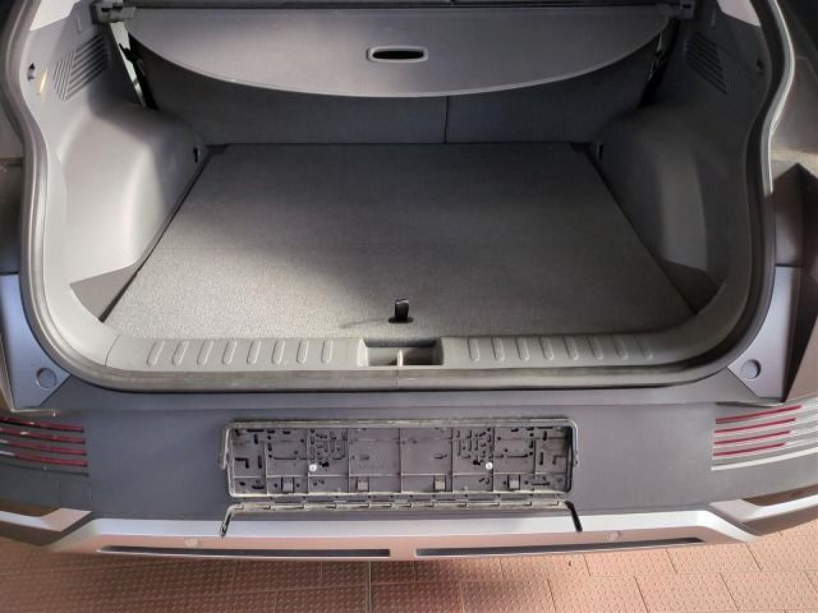 Hyundai - IONIQ 5_6