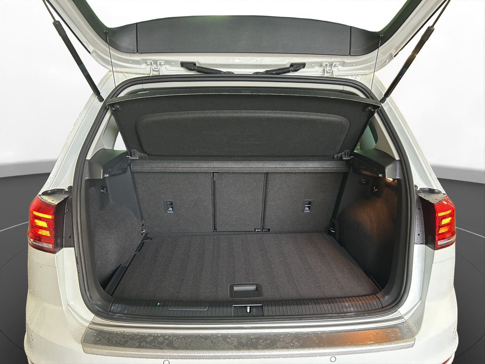 Volkswagen - Golf Sportsvan_24