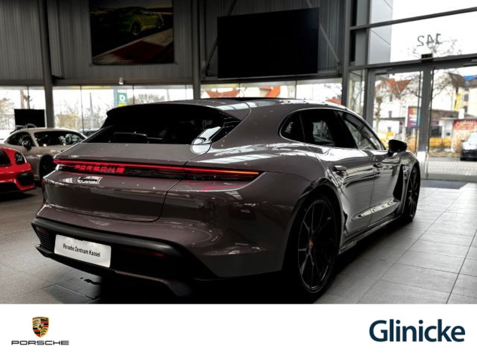 Porsche - Taycan_15