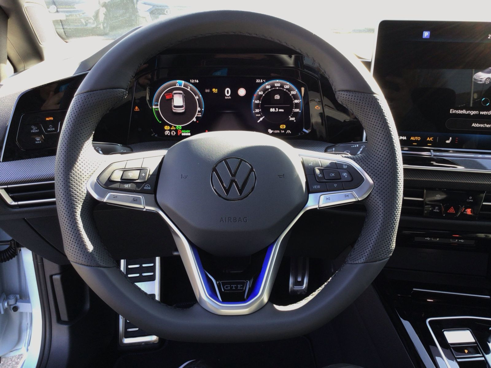 Volkswagen - Golf_14
