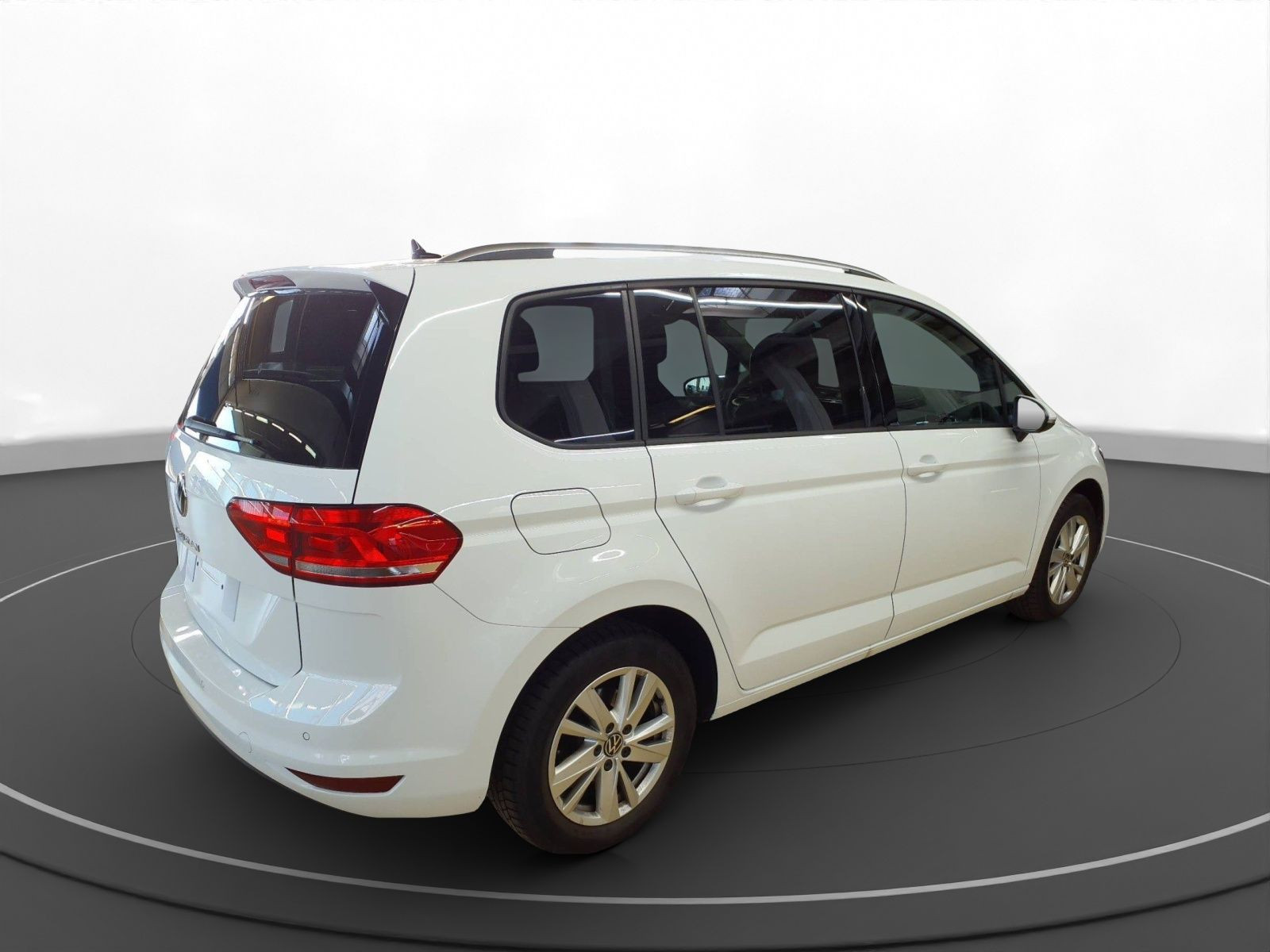 Volkswagen - Touran_4