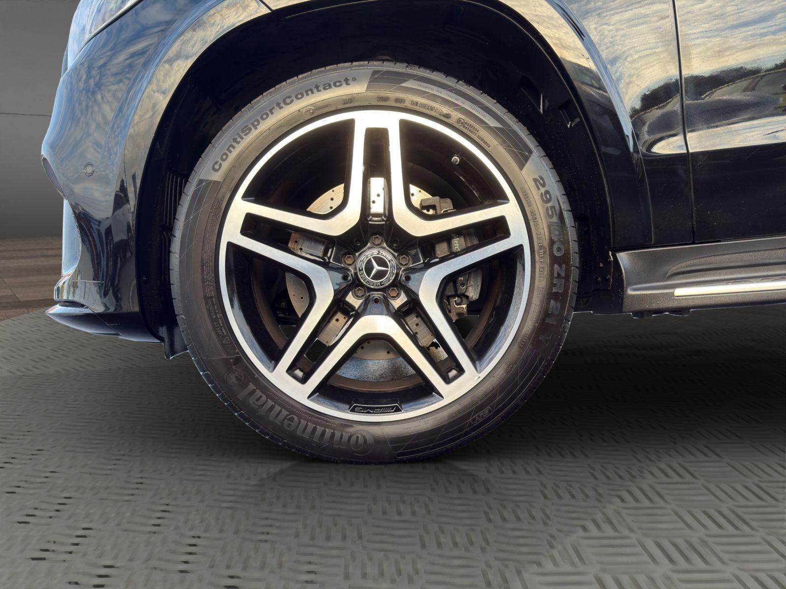 Mercedes-Benz - GLS 400_9
