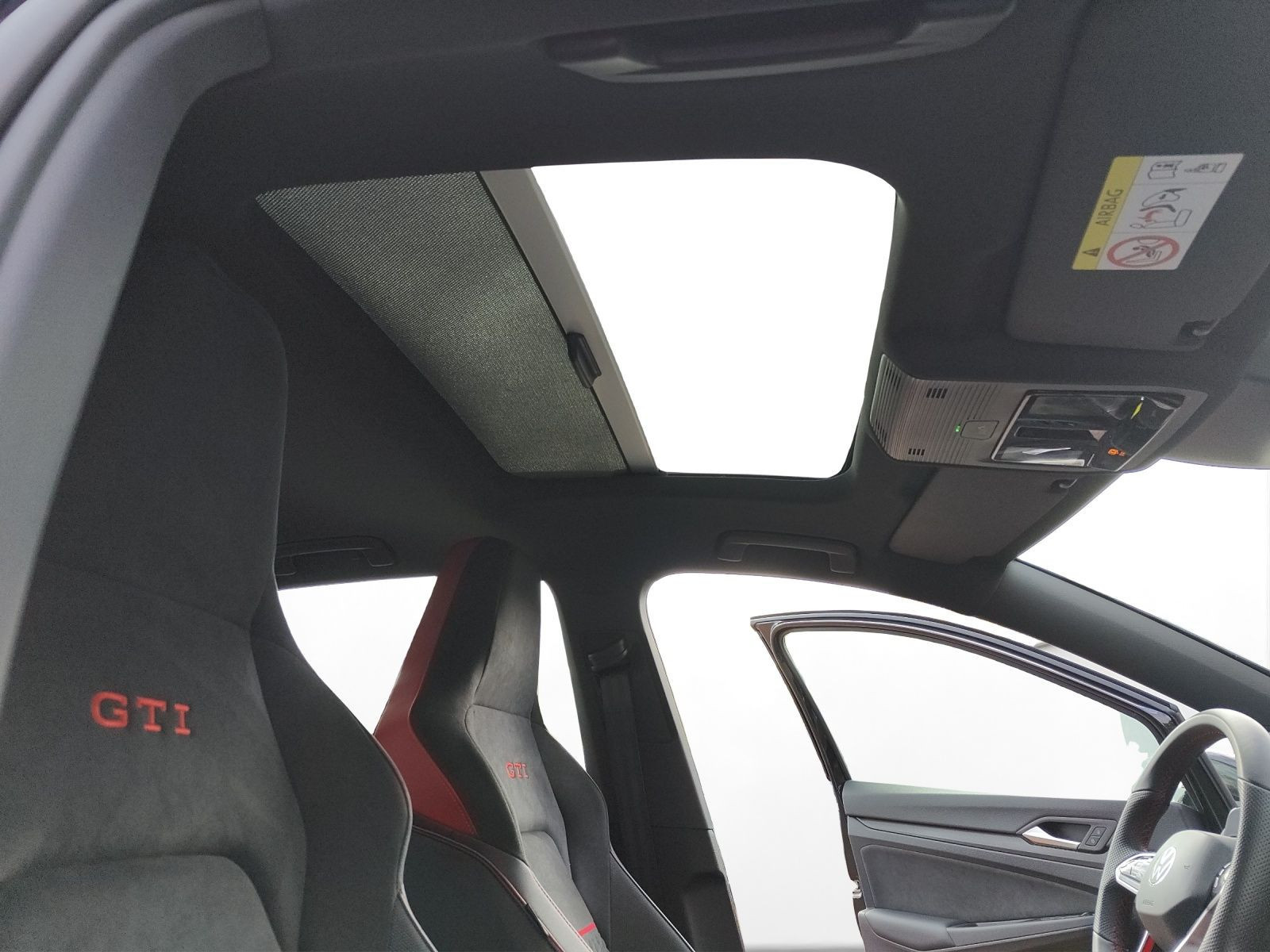 Volkswagen - Golf GTI_11